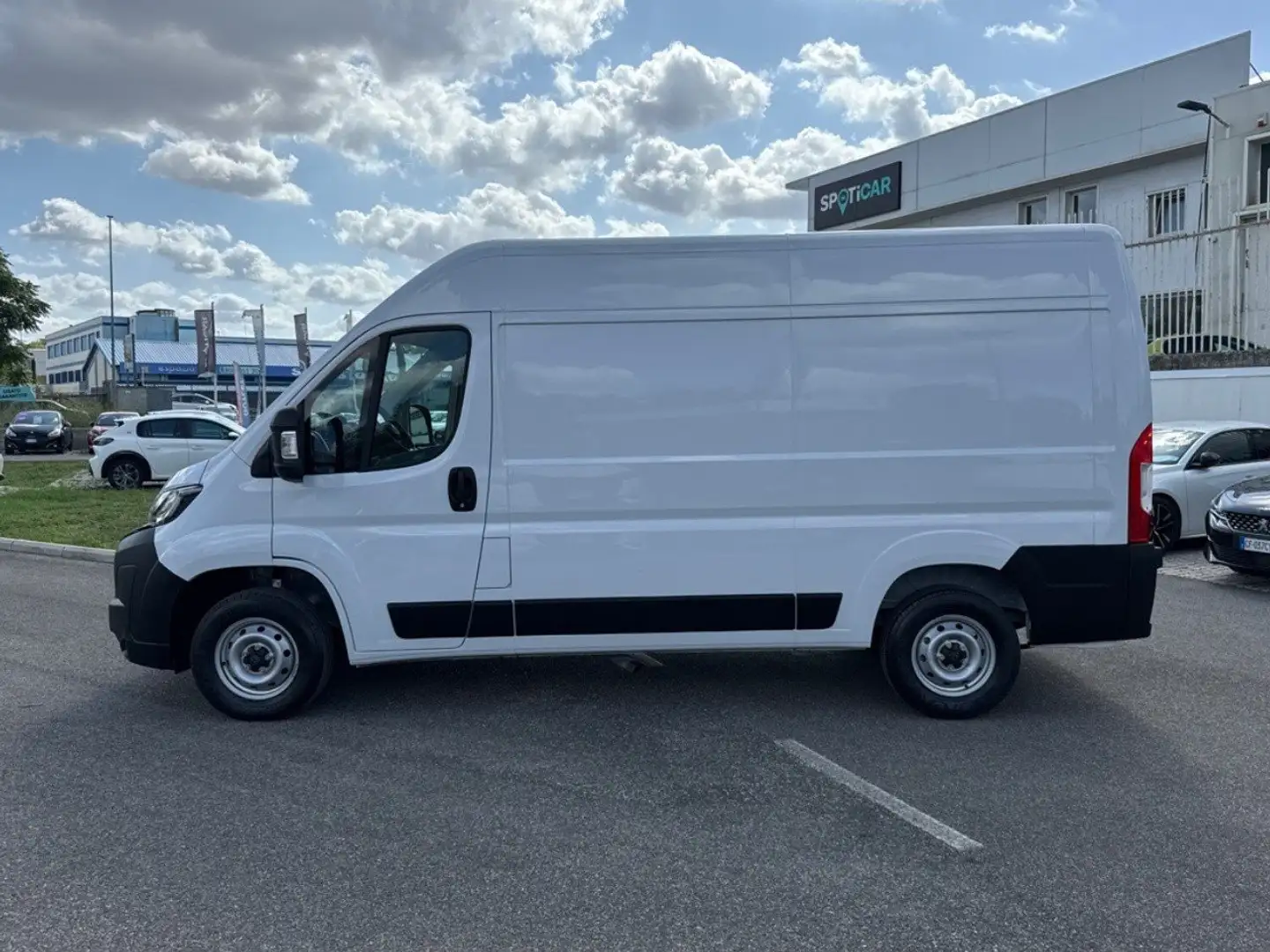 Peugeot Boxer 2.2 BLUEHDI 140 S&S 335 L2H2 Bianco - 2