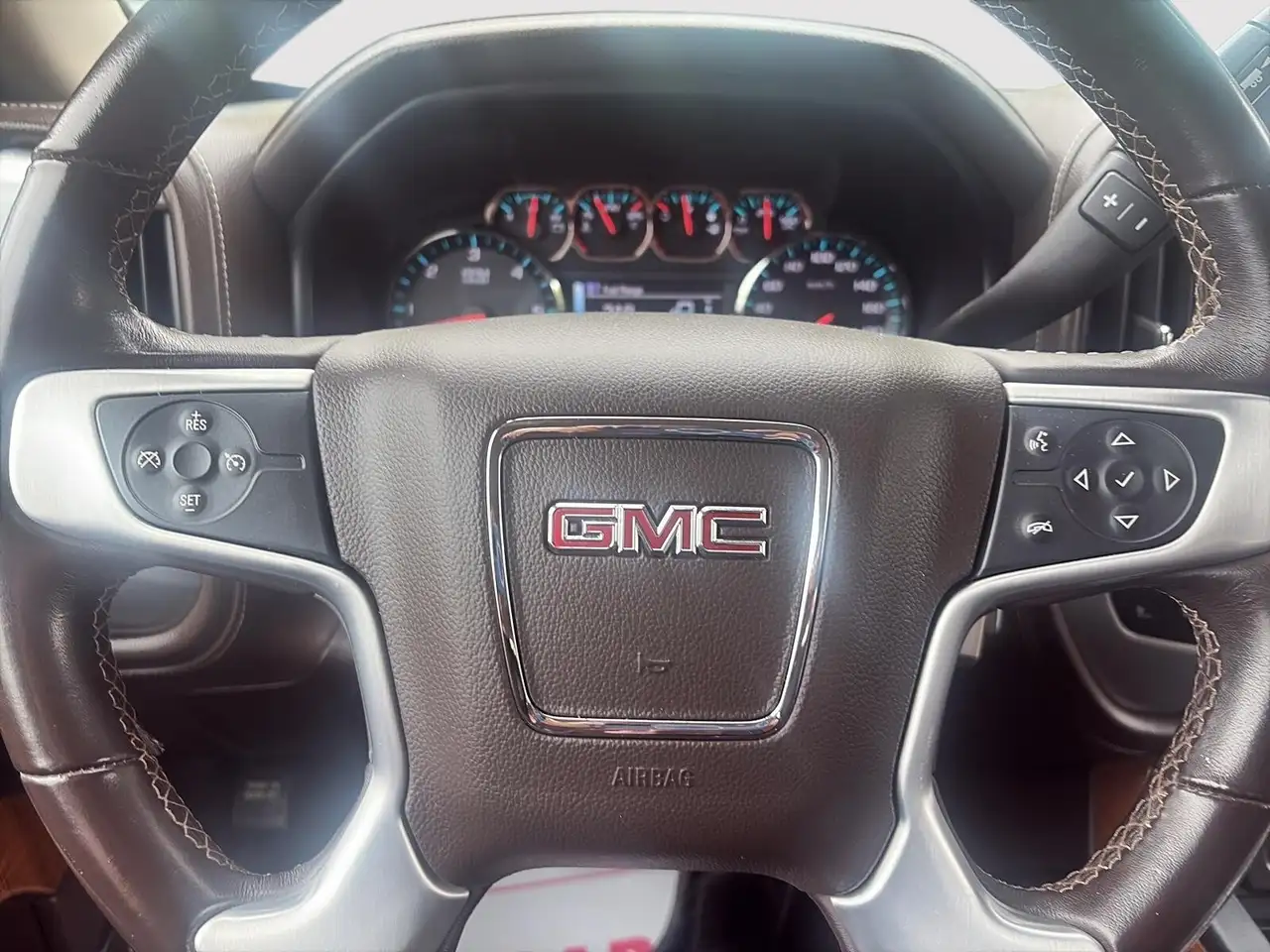 GMC Sierra 1500 снимка GMC Sierra 1500
