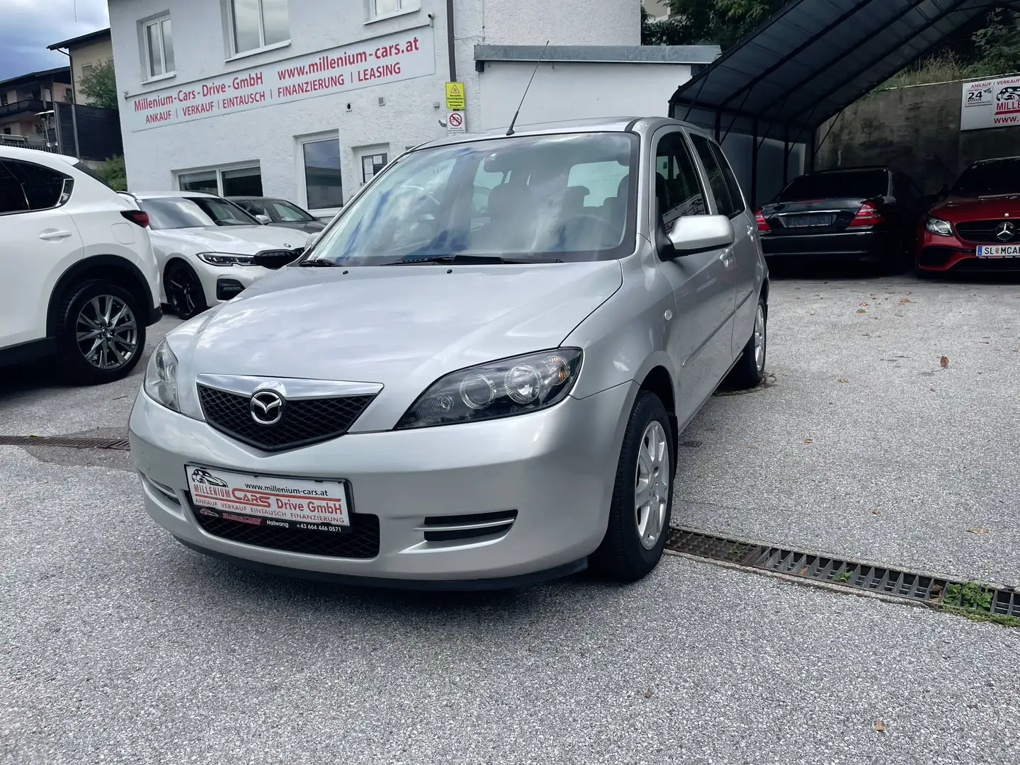 Mazda 2 1.25 Comfort Grau - 1