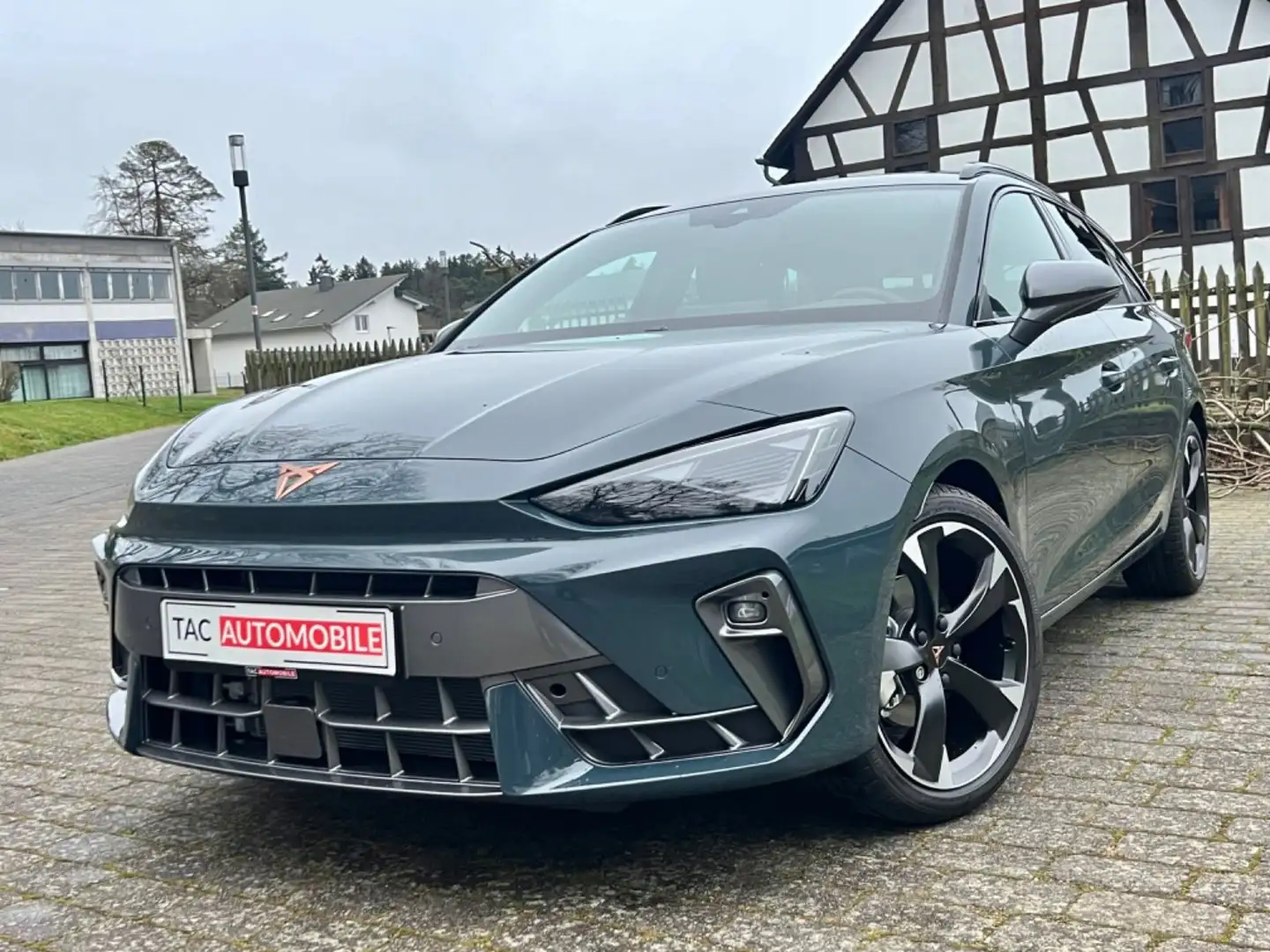 CUPRA Leon ST 1.5eTSI ACC KEYLESS CARPLAY KAMERA NEU! Blau - 2