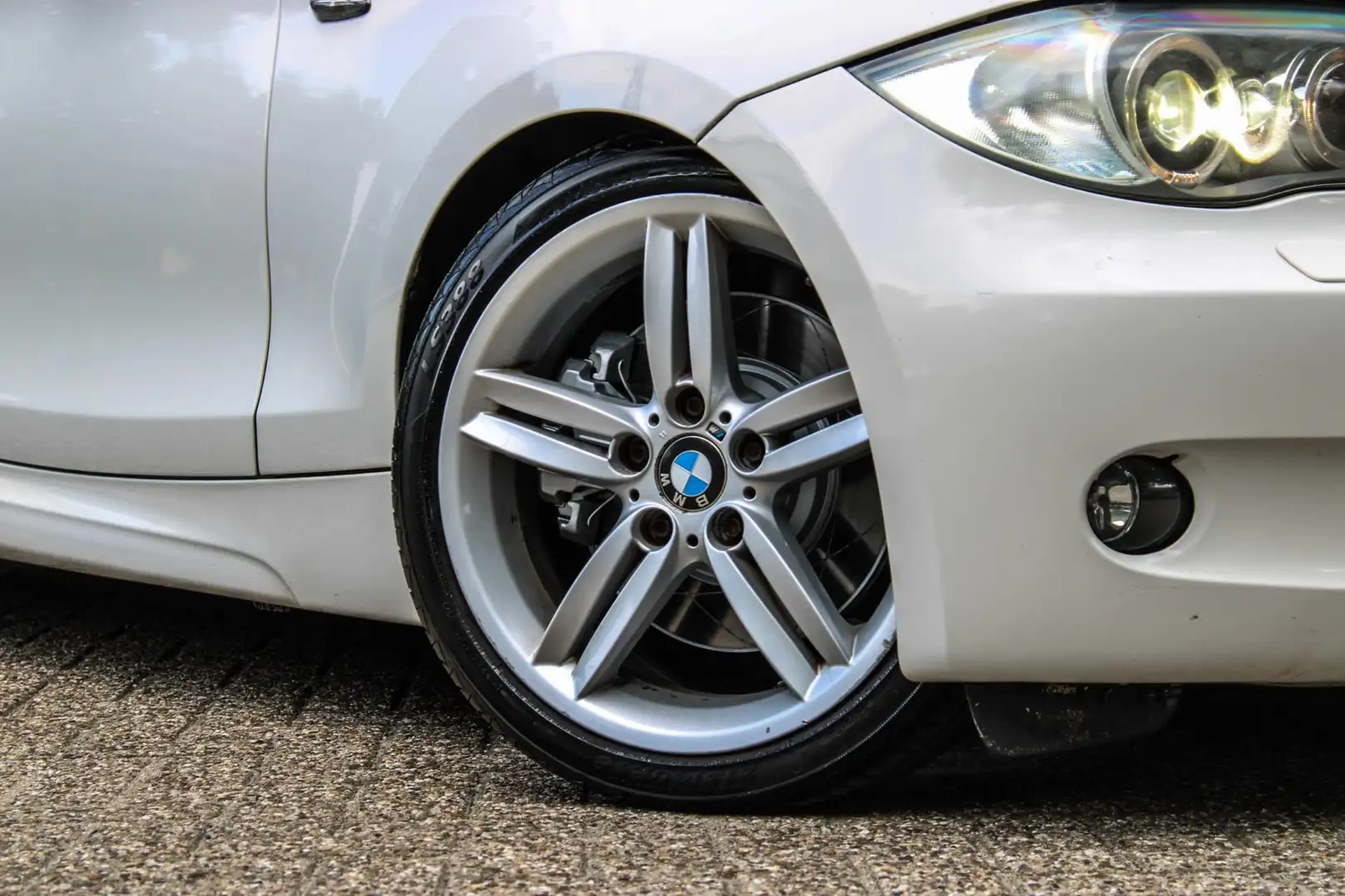 BMW 120 1-serie 120i M-Pakket NWE MOTOR XENON CLIMA STOELV Blanco - 2