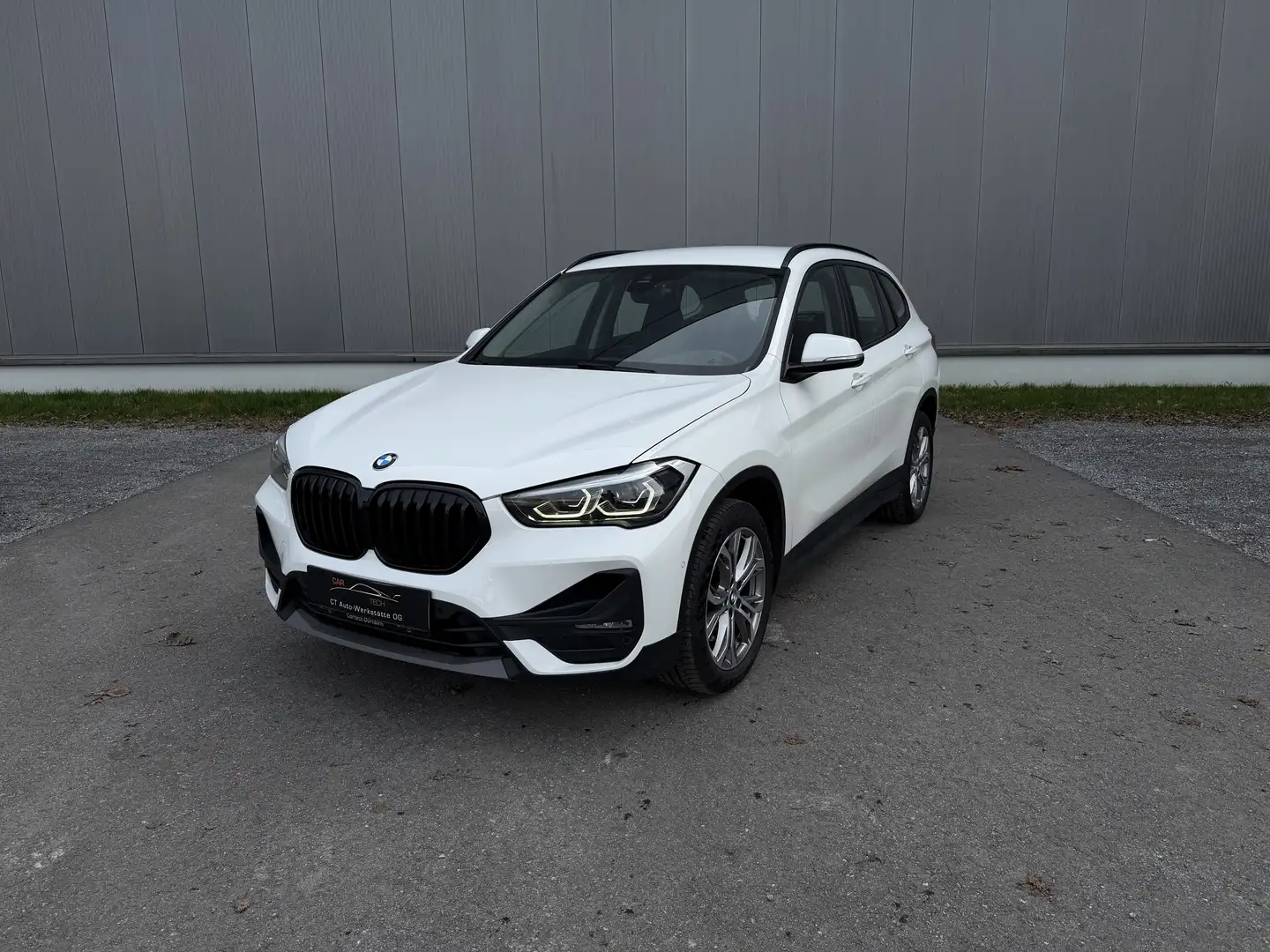 BMW X1 xDrive 20 d Advantage LED NAVI AHK Weiß - 2