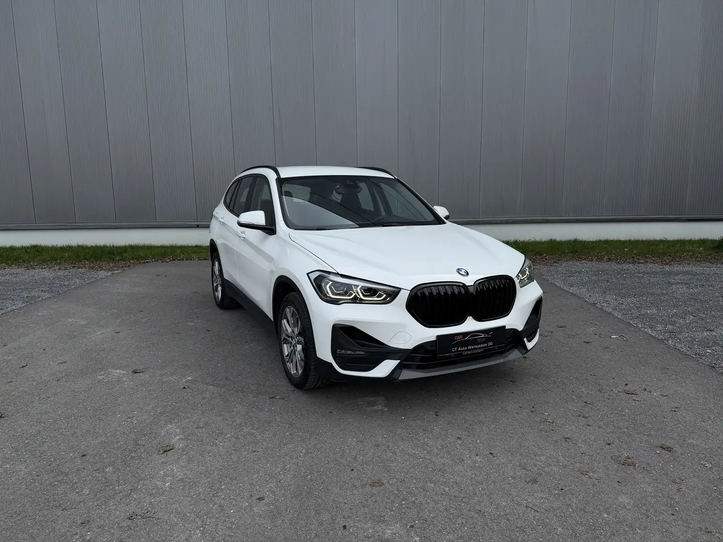 BMW X1 xDrive 20 d Advantage LED NAVI AHK Weiß - 1