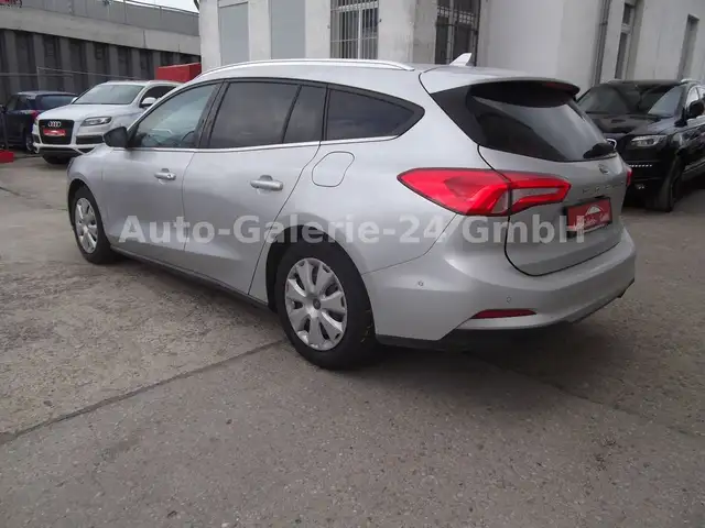 Ford Focus view 6