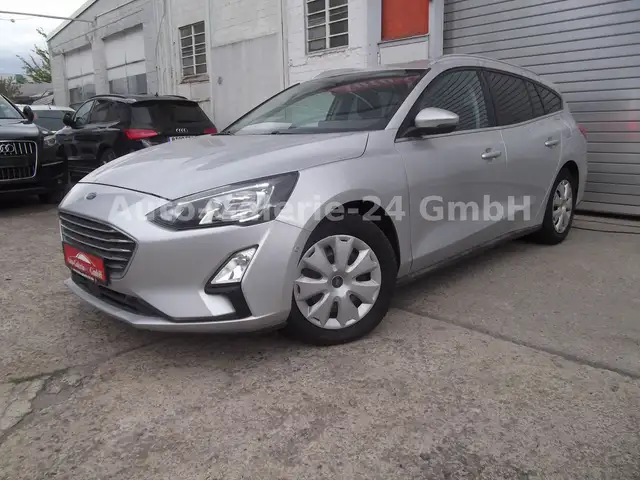 Ford Focus view 2