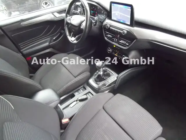 Ford Focus view 17