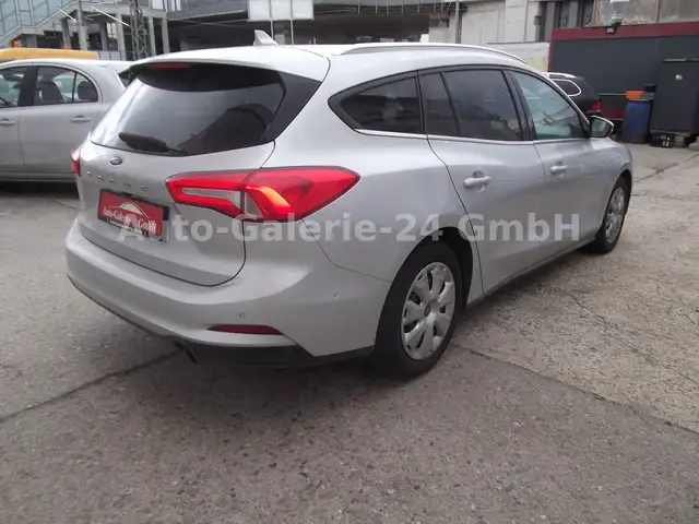 Ford Focus view 7