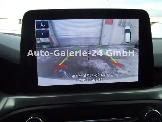 Ford Focus view 14