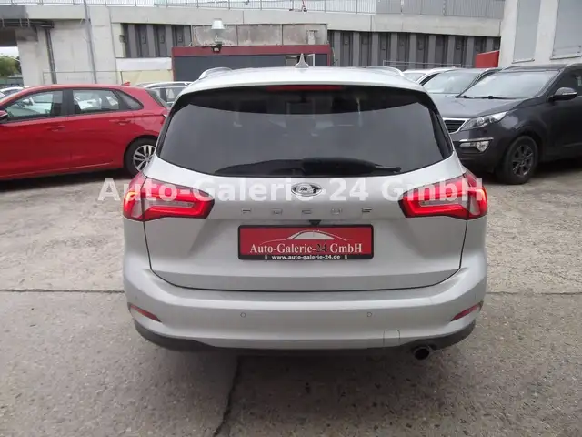 Ford Focus view 8