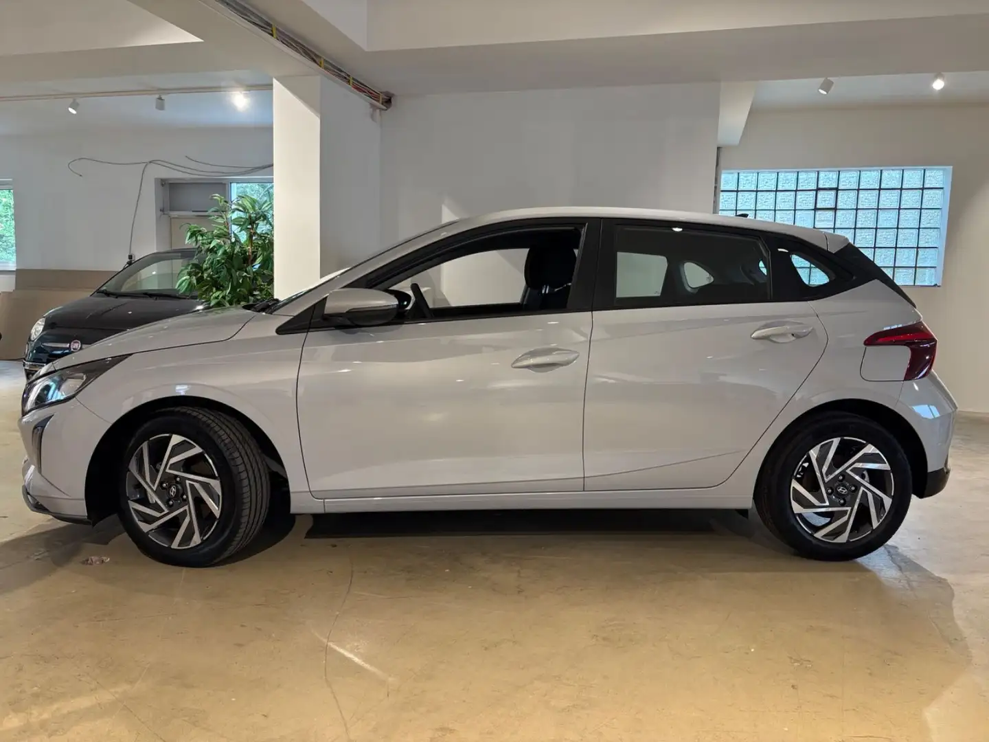 Hyundai i20 Trend Navi Kamera Tempomat Mica Lack Virtual Grijs - 2