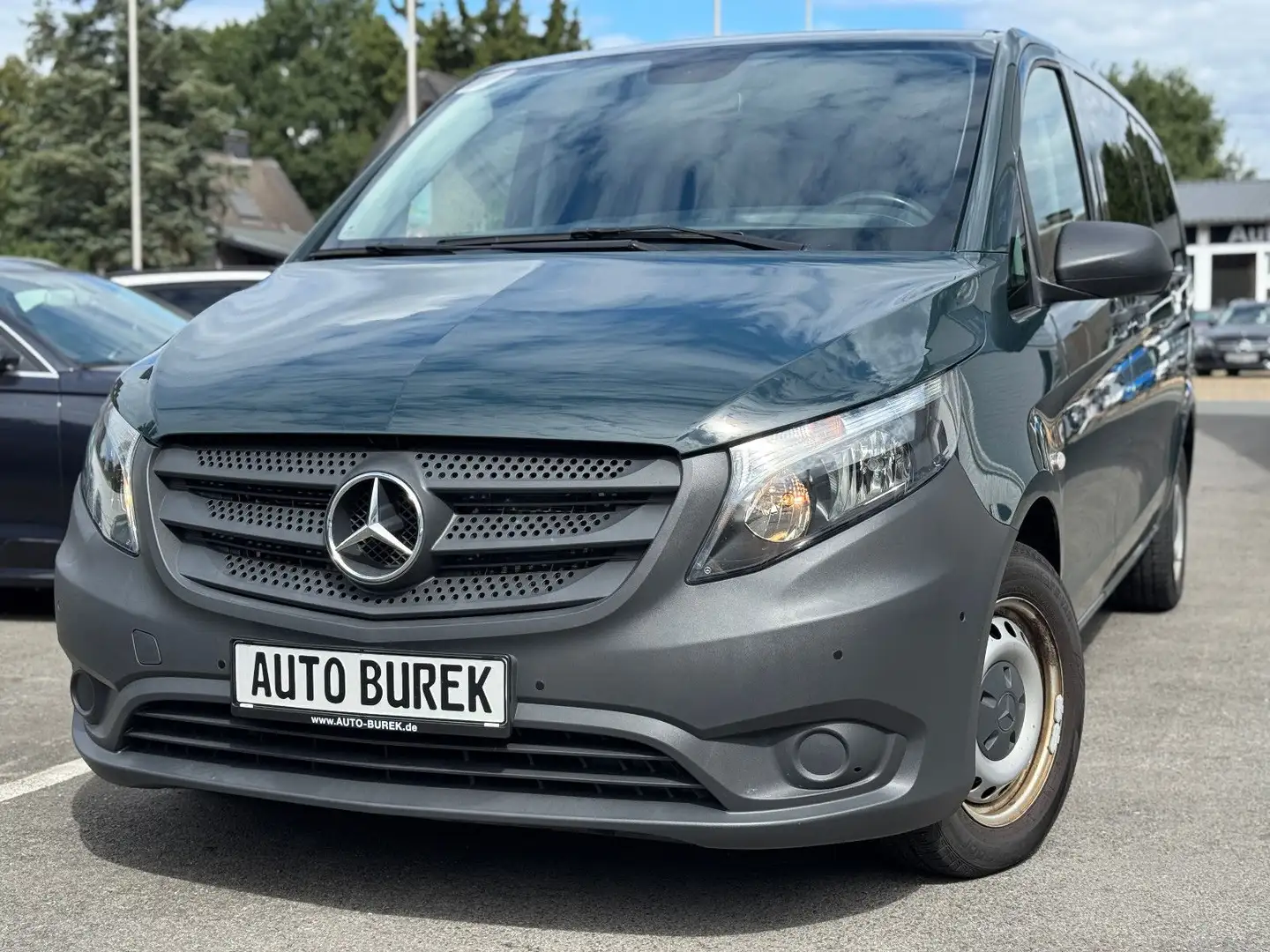 Mercedes-Benz Vito Tourer 114 CDI FWD extralang Klima MFL DAB Grün - 1