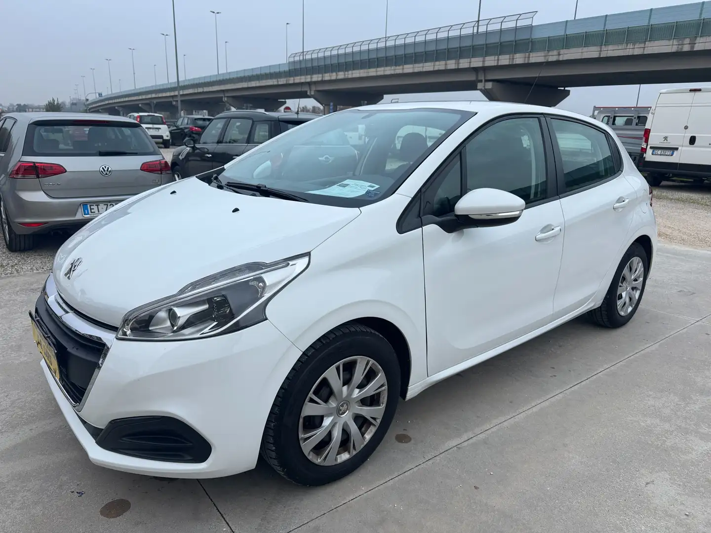 Peugeot 208 208 I 2015 5p 1.0 puretech Active 68cv Bianco - 1