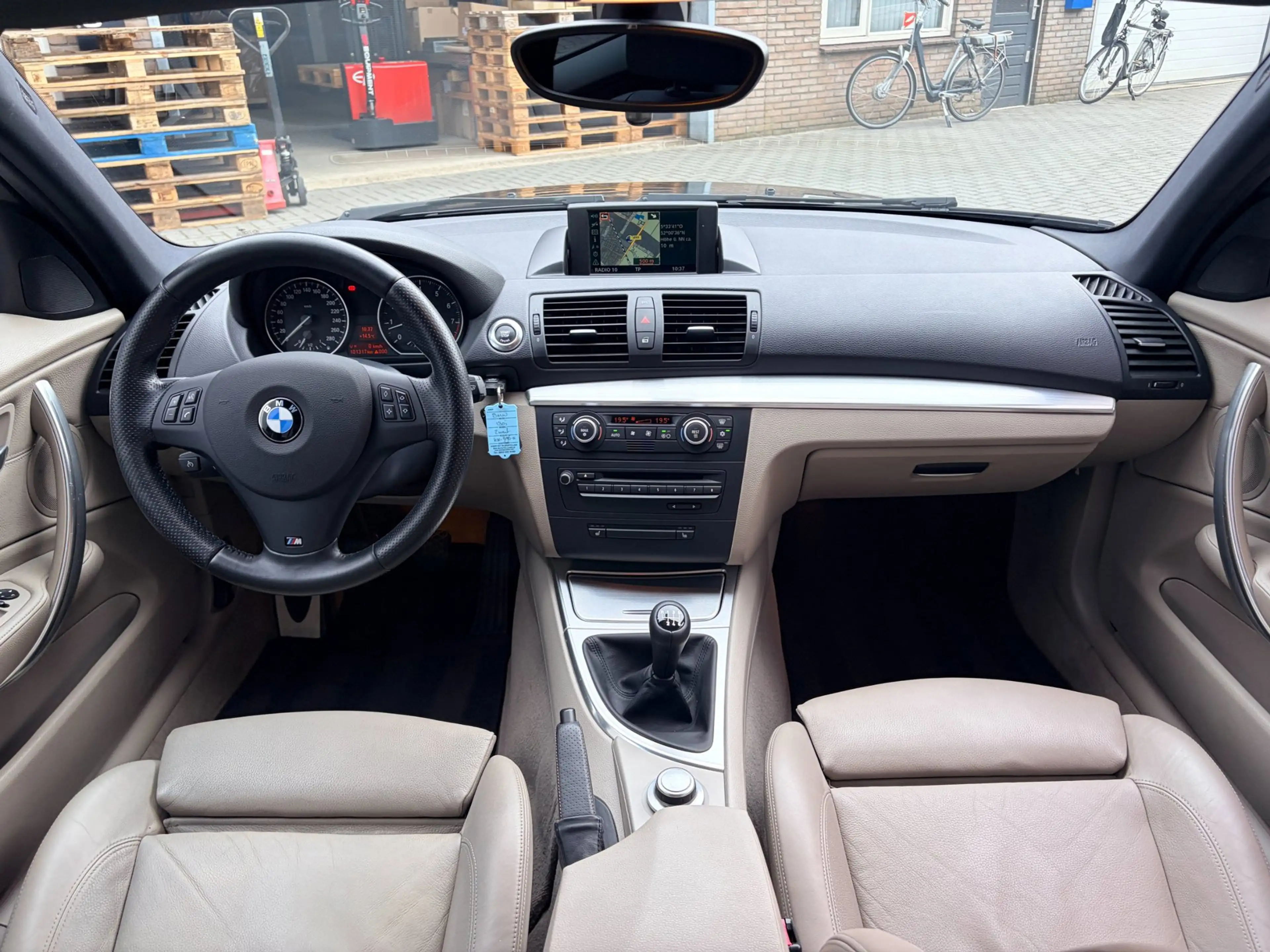 BMW 130 1-serie 130i M-Sport — photo 8