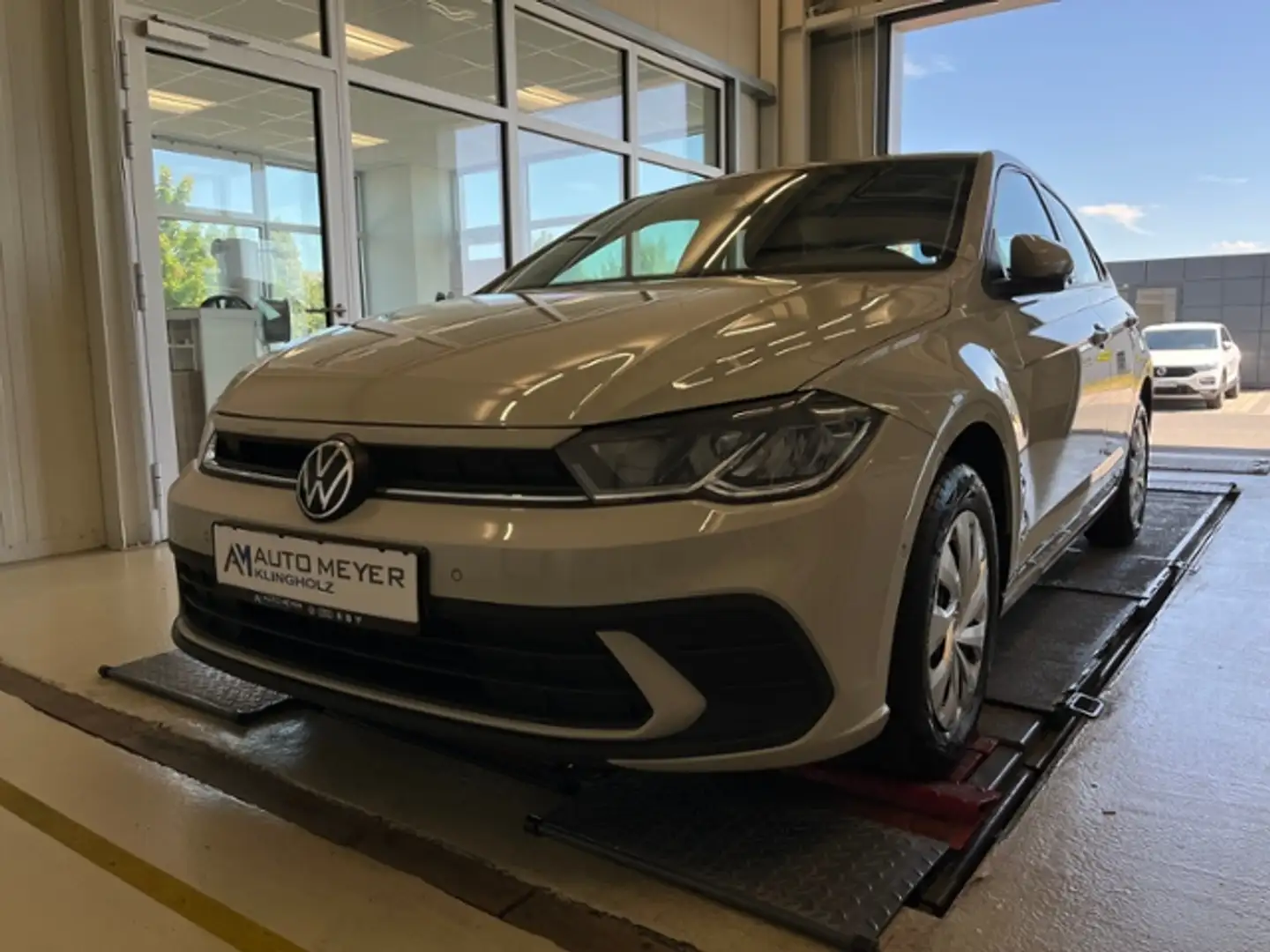Volkswagen Polo Life 1.0 TSI LED Travel Assist ACC Lane  Side Grijs - 2