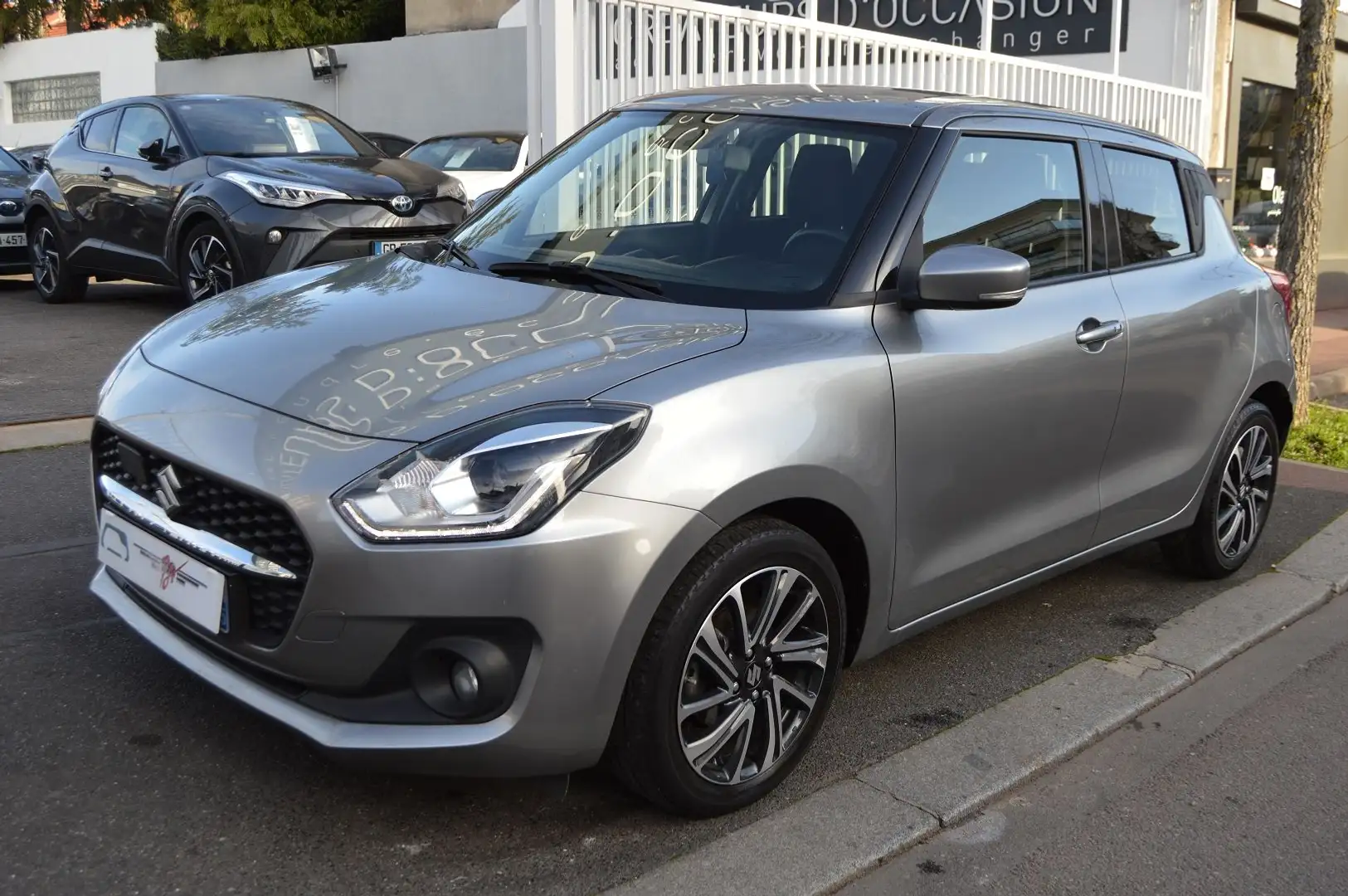 Suzuki Swift 1.2 DUALJET HYBRID 83CH PACK Grau - 1