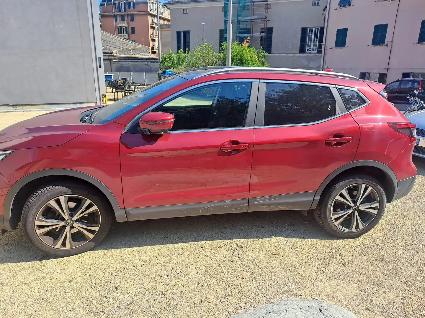 Nissan Qashqai+2 Full  optional Červená - 2