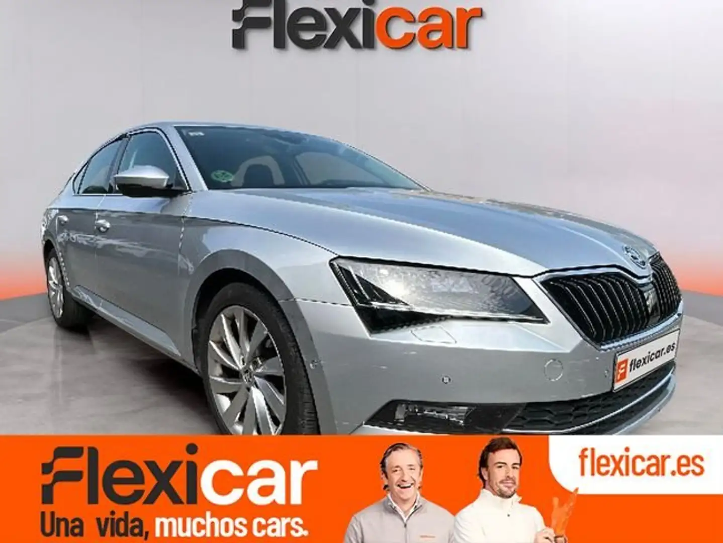 Skoda Superb 2.0TDI AdBlue tech Style DSG 4x4 140kW Grau - 1