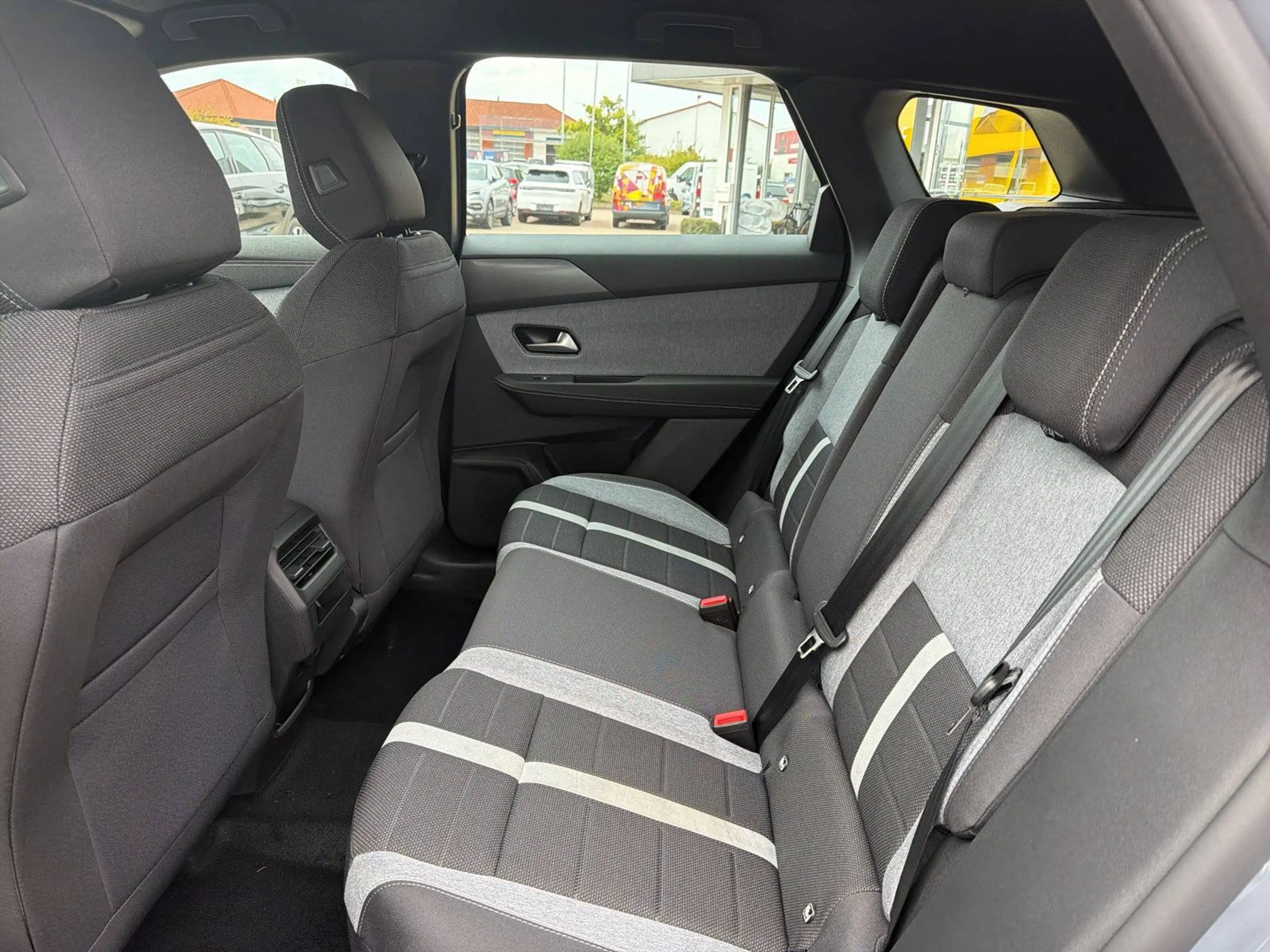 Opel Grandland 1.2 48V Mild- Hybrid 107 kW Edition — photo 13
