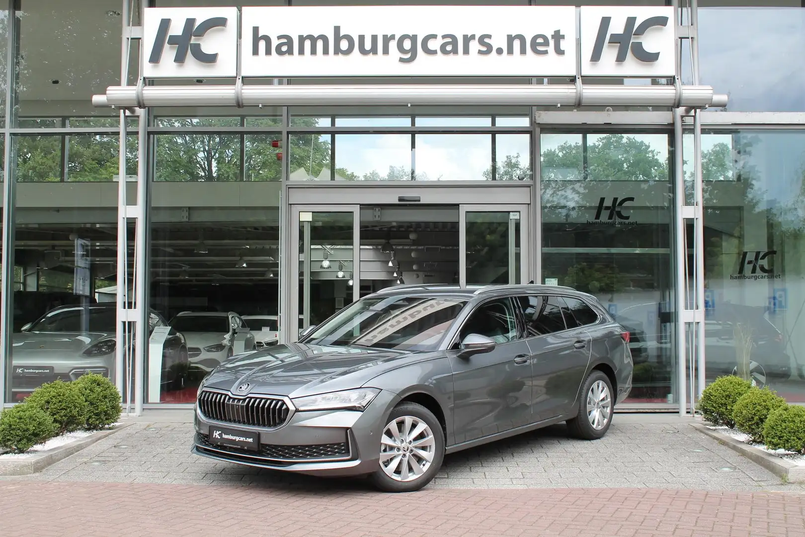 Skoda Superb Combi Selection 2.0TDI DSG AHK 360Cam Navi, Win... Grau - 2