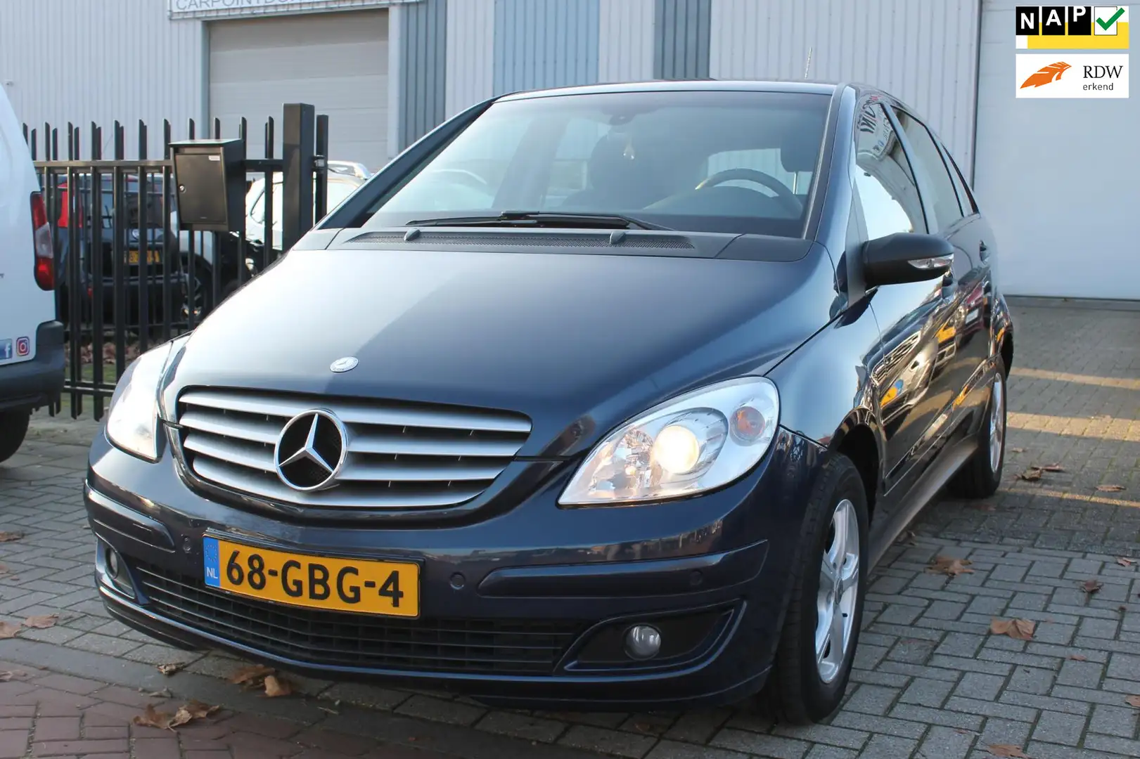 Mercedes-Benz B 170 Aut. 5 drs Airco Cruise PDC Nw.APK Nette Auto! Blauw - 1