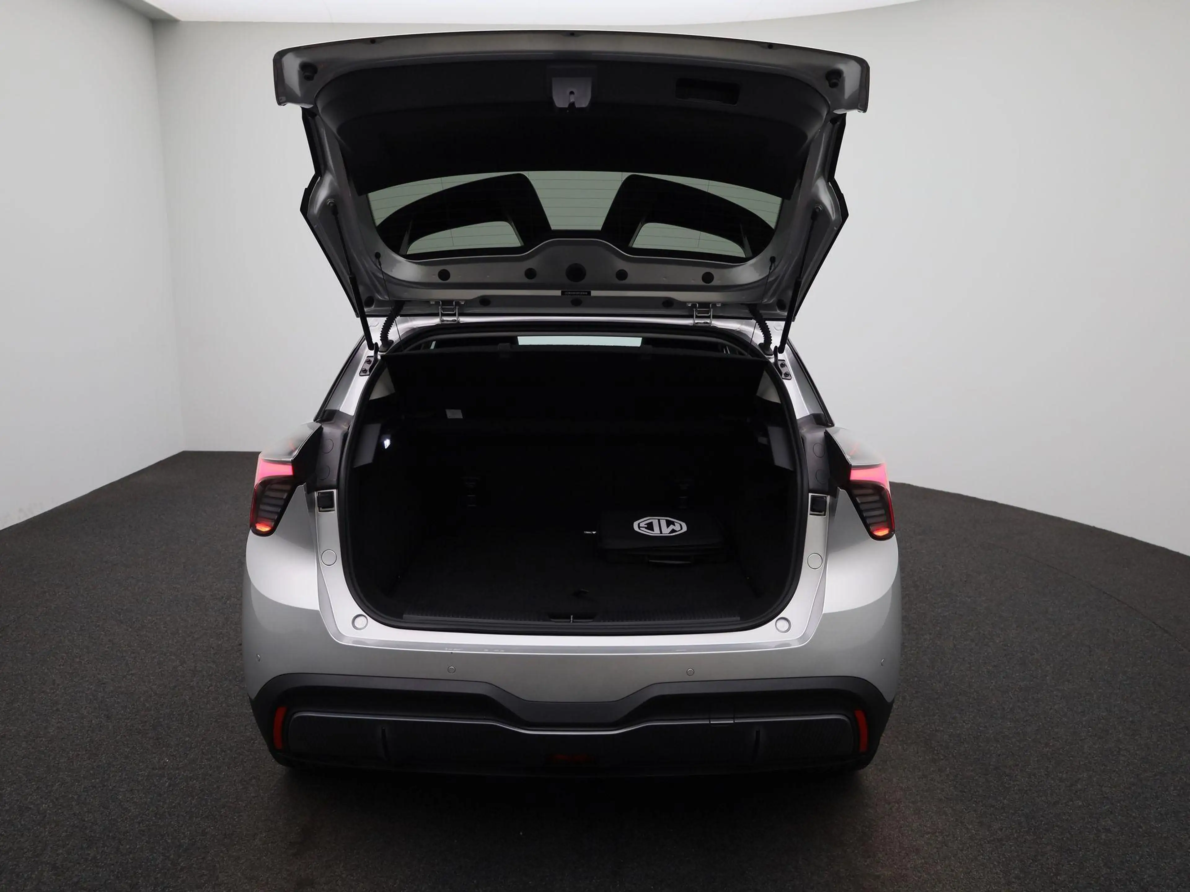 MG MG4 Electric Luxury 64 kWh — photo 11