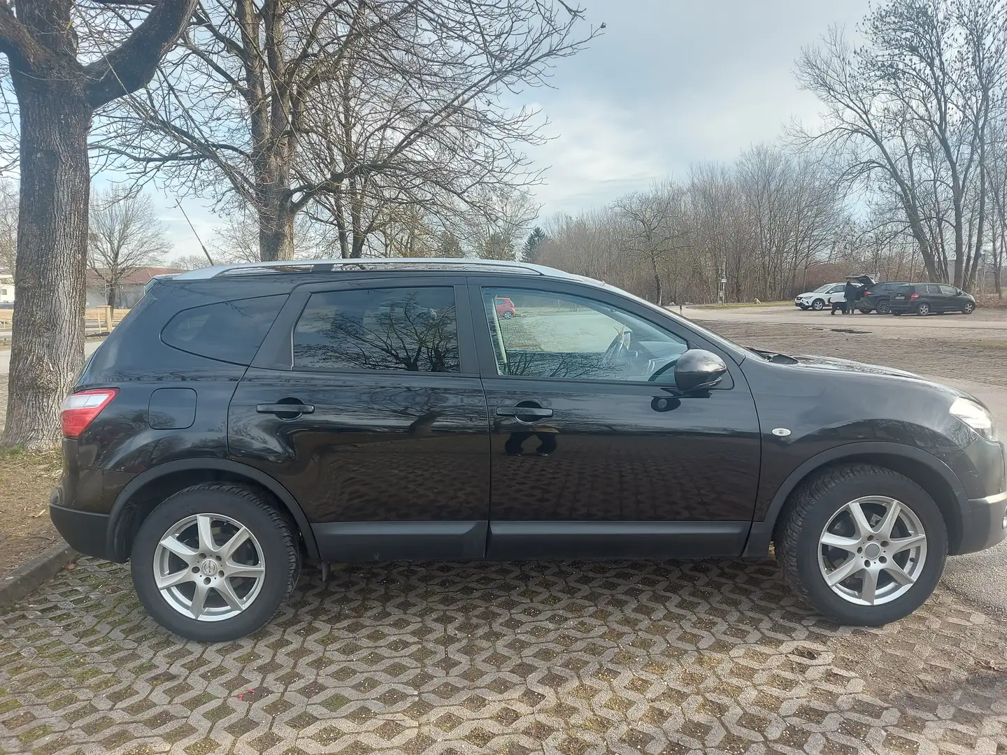 Nissan Qashqai+2 Qashqai 2 1,5 dCi Acenta 2WD DPF Acenta Schwarz - 2