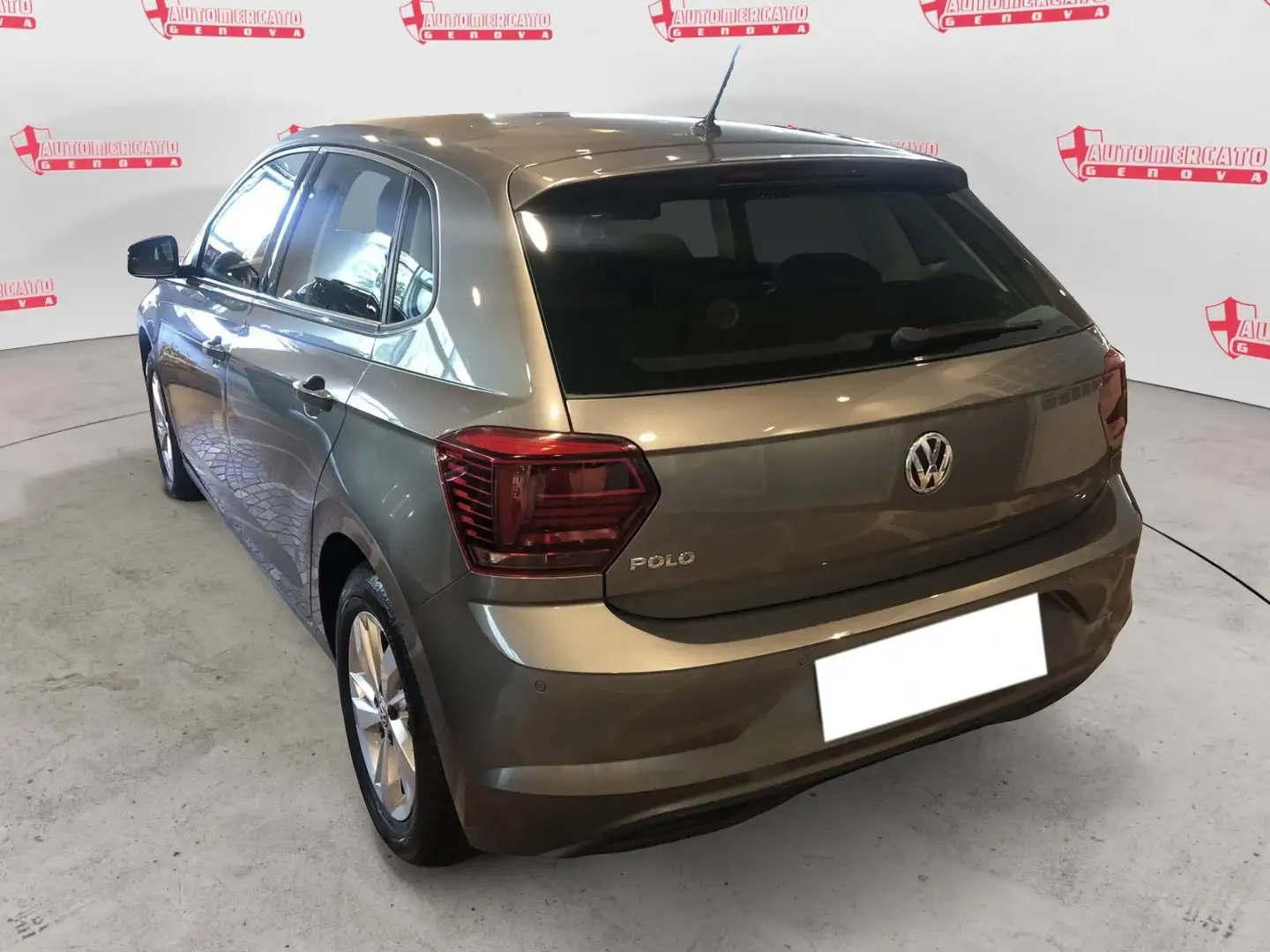 Volkswagen Polo Polo 1.0 TSI 5p. Comfortline BlueMotion Technology Gris - 2