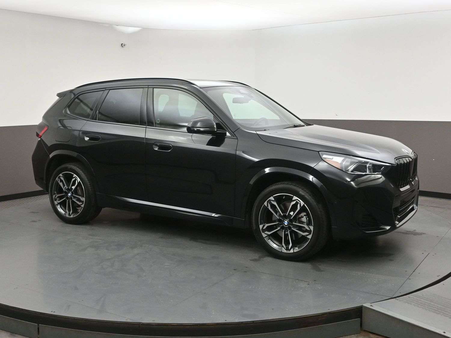 2026 BMW X1 28i x-DRIVE M SPORT EDITION, HARMAN KARDON SOUND, PANORAMIC ROOF, HEAD UP DISPLAY