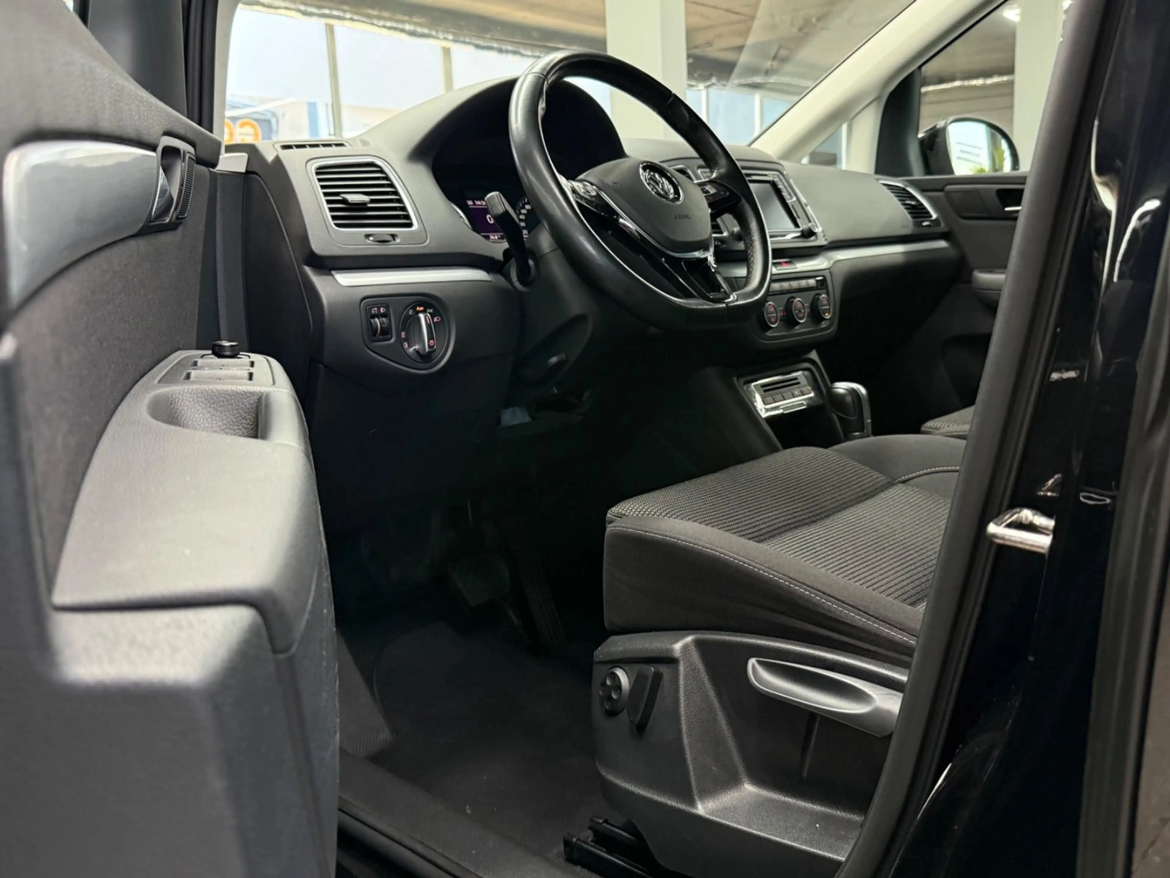 Volkswagen Sharan Comfortline BMT*7SITZE*SCHIEBETÜREN BS* — photo 9