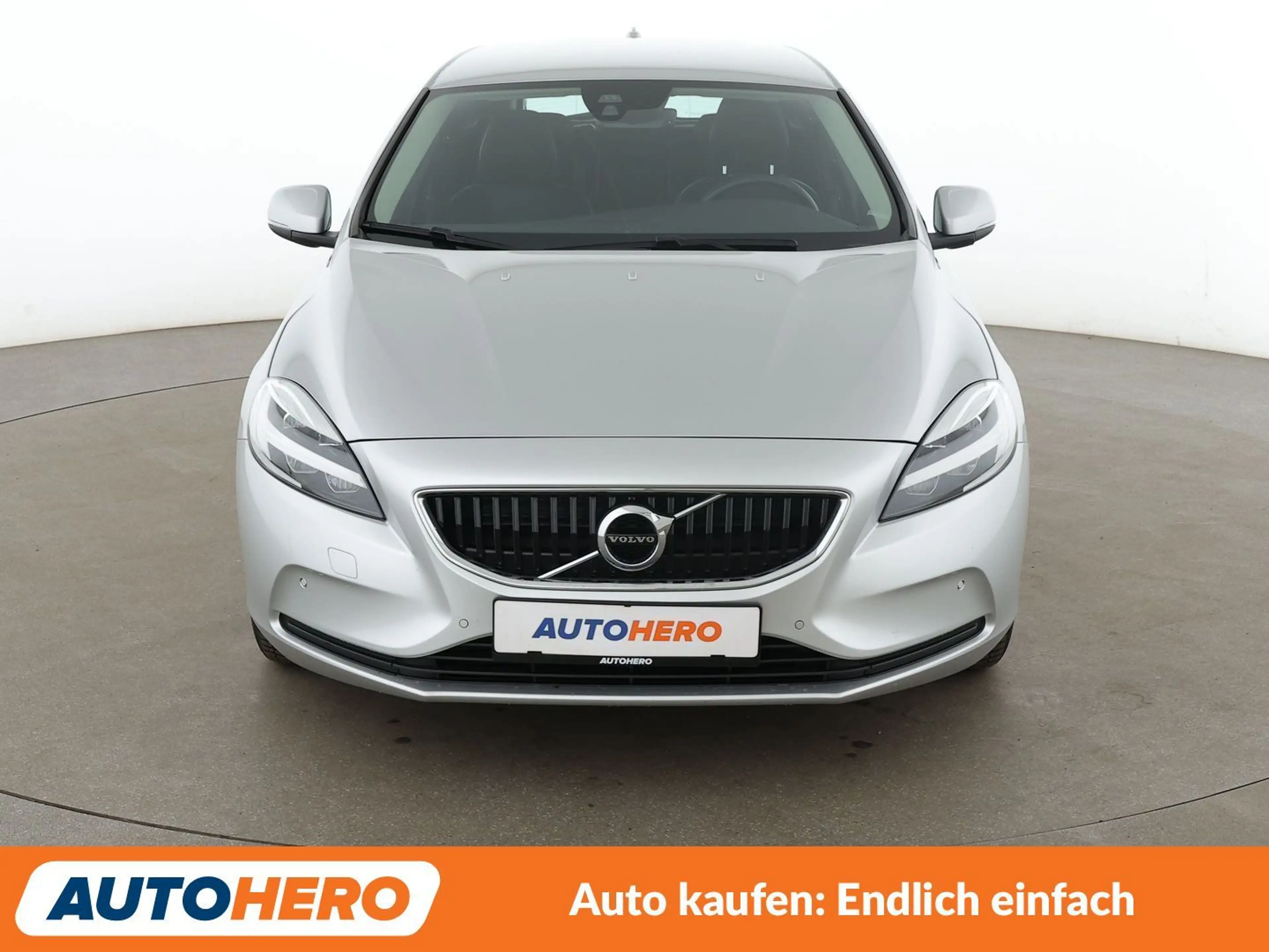 Volvo V40 2.0 D3 Momentum Aut.*NAV*LED*TEMPO*PDC*SHZ*BT* — photo 9