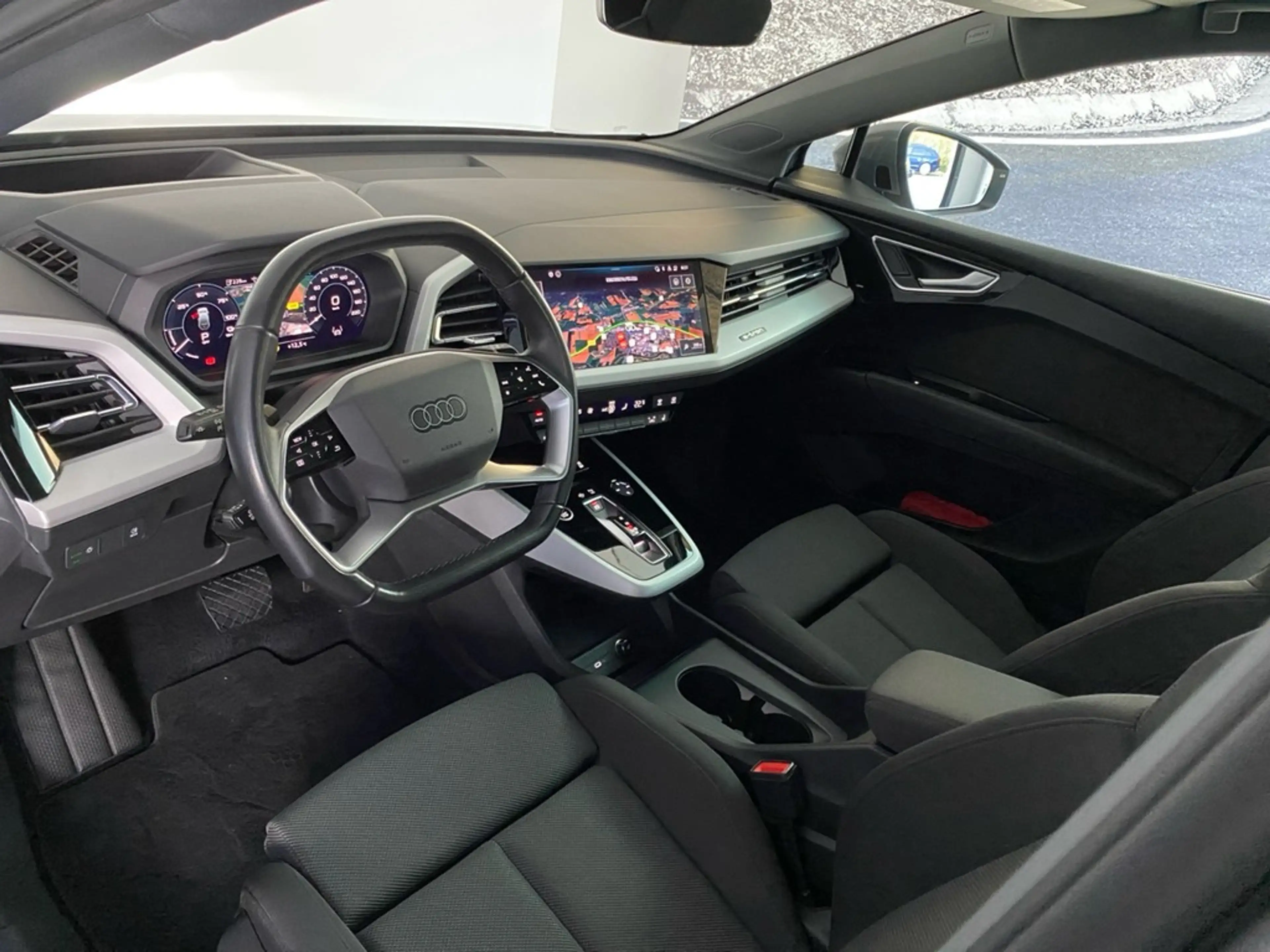 Audi Q4 e-tron 45 quattro PANO+HUD+AHK+ACC+RFK+PRIVACY — photo 3