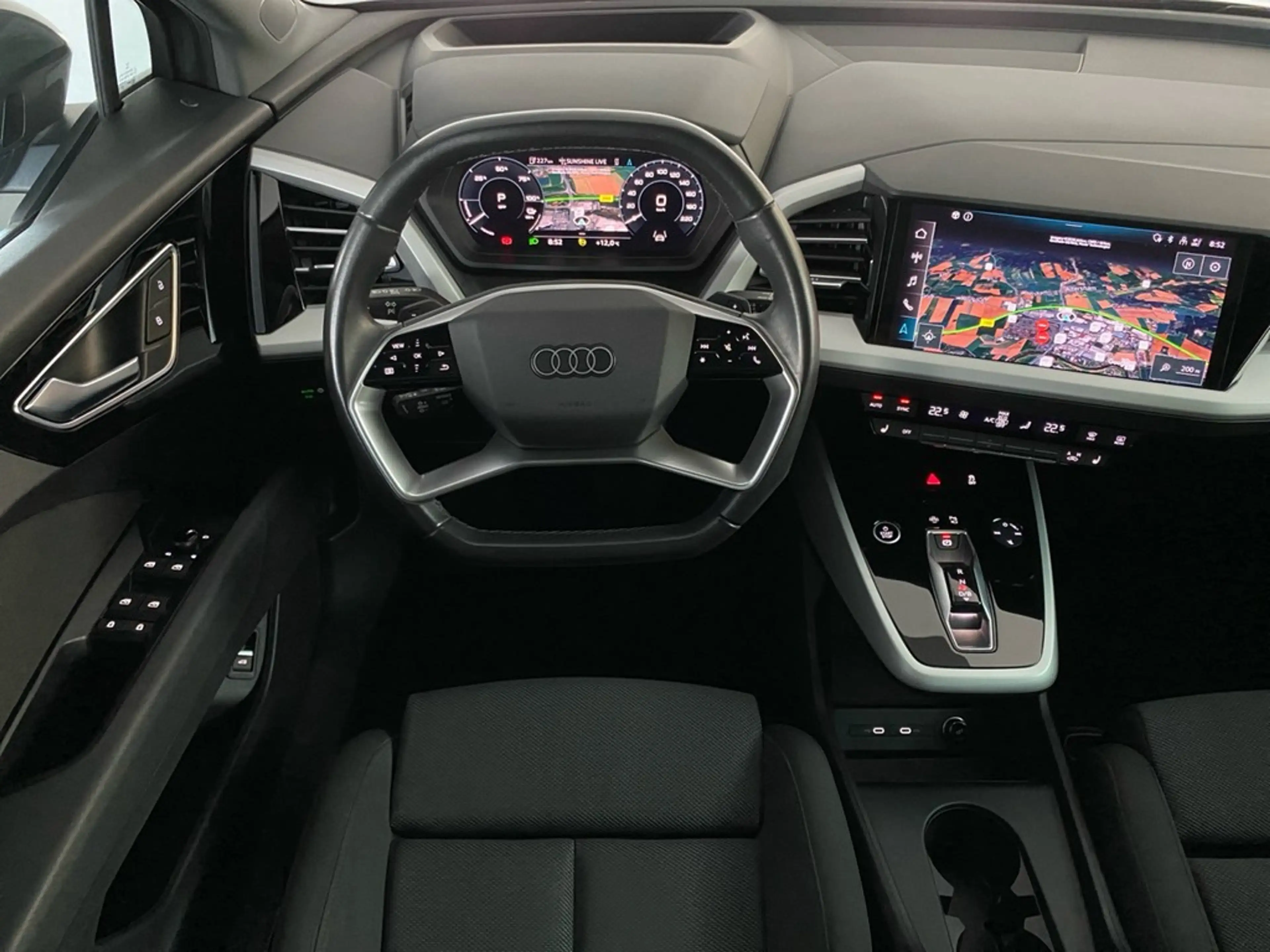 Audi Q4 e-tron 45 quattro PANO+HUD+AHK+ACC+RFK+PRIVACY — photo 9