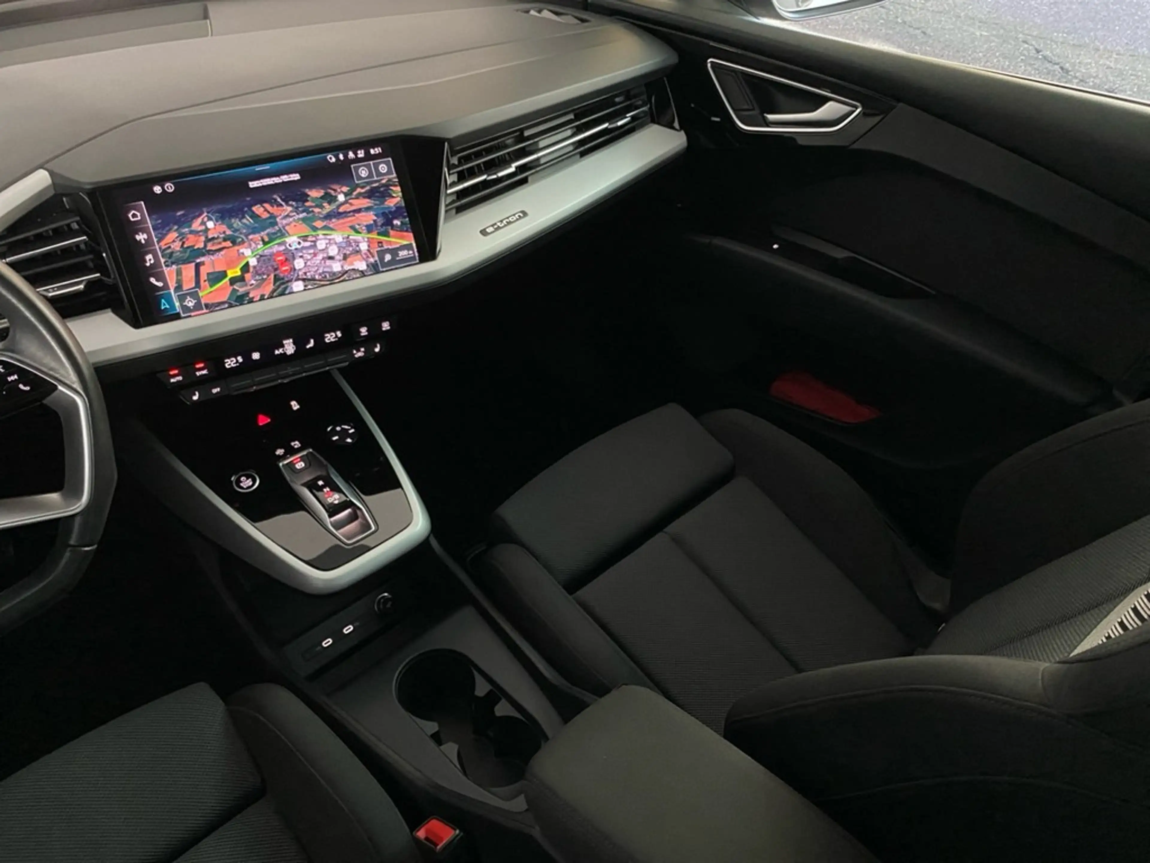 Audi Q4 e-tron 45 quattro PANO+HUD+AHK+ACC+RFK+PRIVACY — photo 8