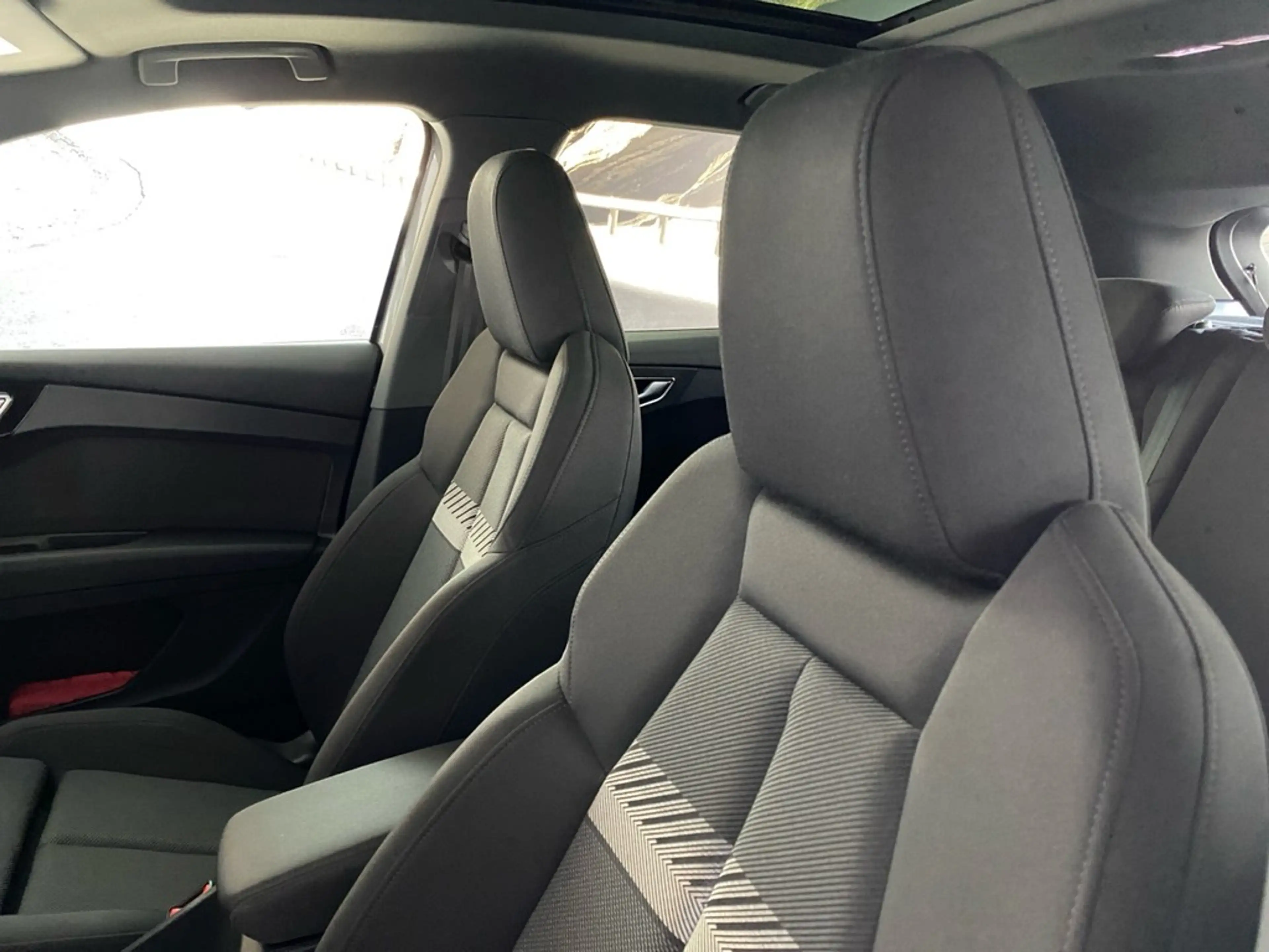 Audi Q4 e-tron 45 quattro PANO+HUD+AHK+ACC+RFK+PRIVACY — photo 5