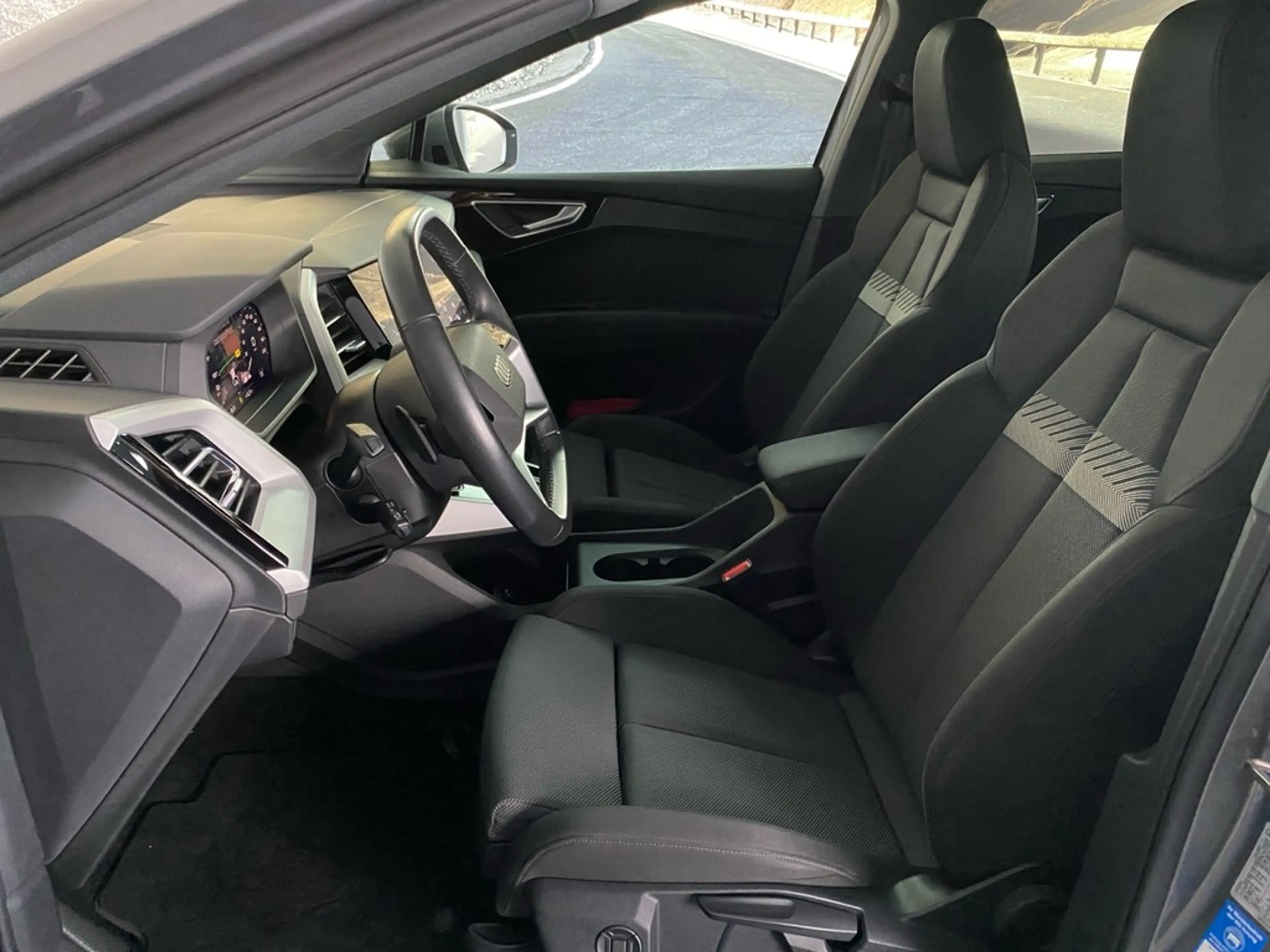 Audi Q4 e-tron 45 quattro PANO+HUD+AHK+ACC+RFK+PRIVACY — photo 4