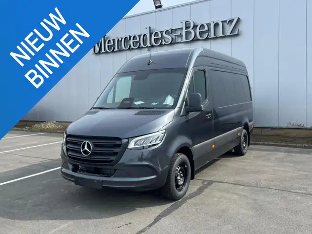 Mercedes-Benz Sprinter 319 CDI GB L2 RWD 3.5T Bumper in carrosseriekleur,