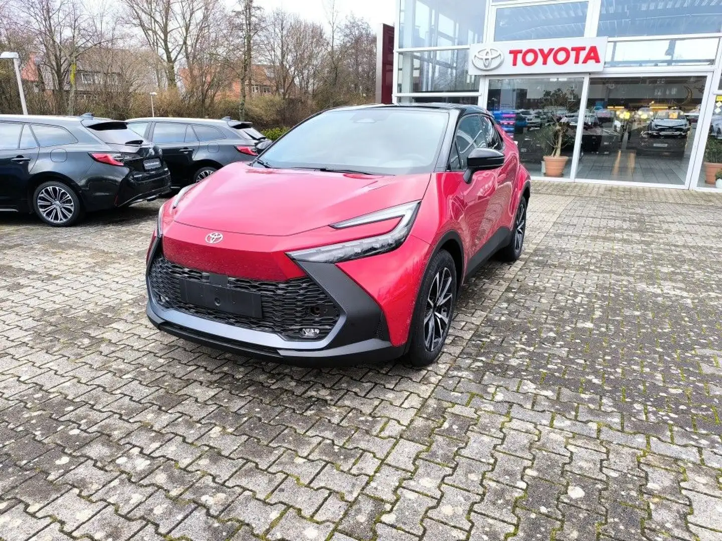 Toyota C-HR 2.0 Hybrid Team Deutschland Rot - 1