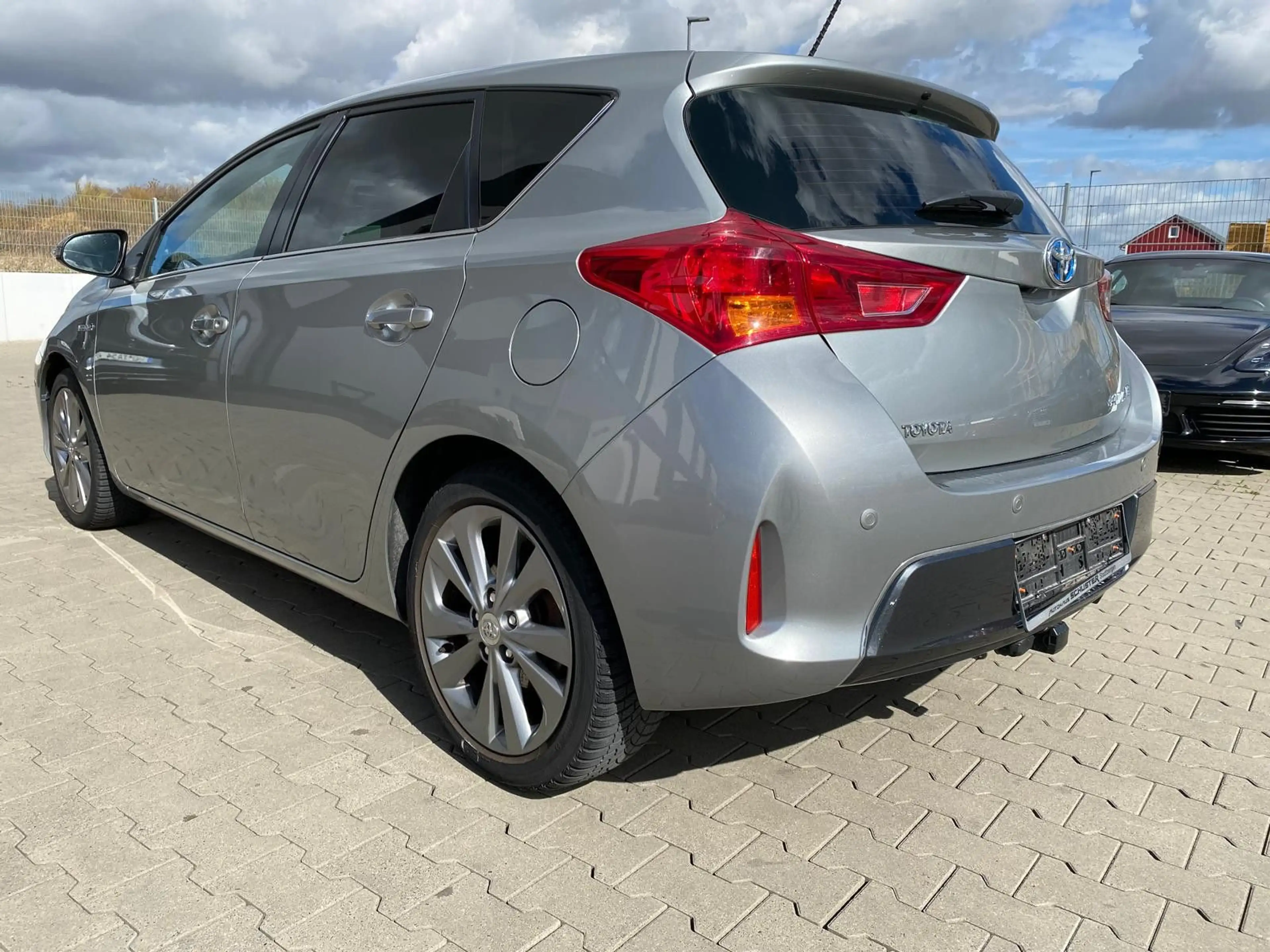Toyota Auris Hybrid Executive/NAVI/R-KAM — photo 8