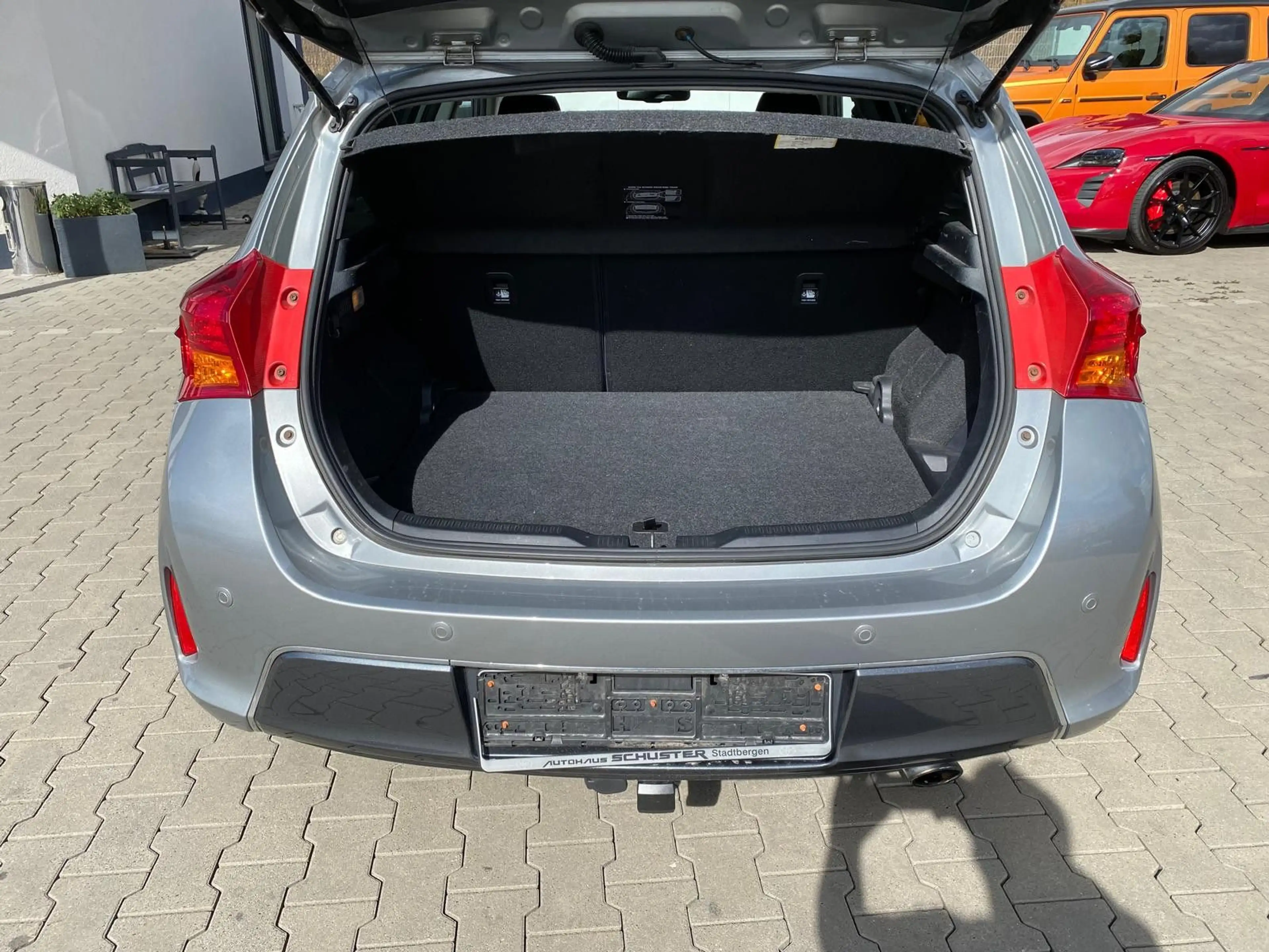 Toyota Auris Hybrid Executive/NAVI/R-KAM — photo 13