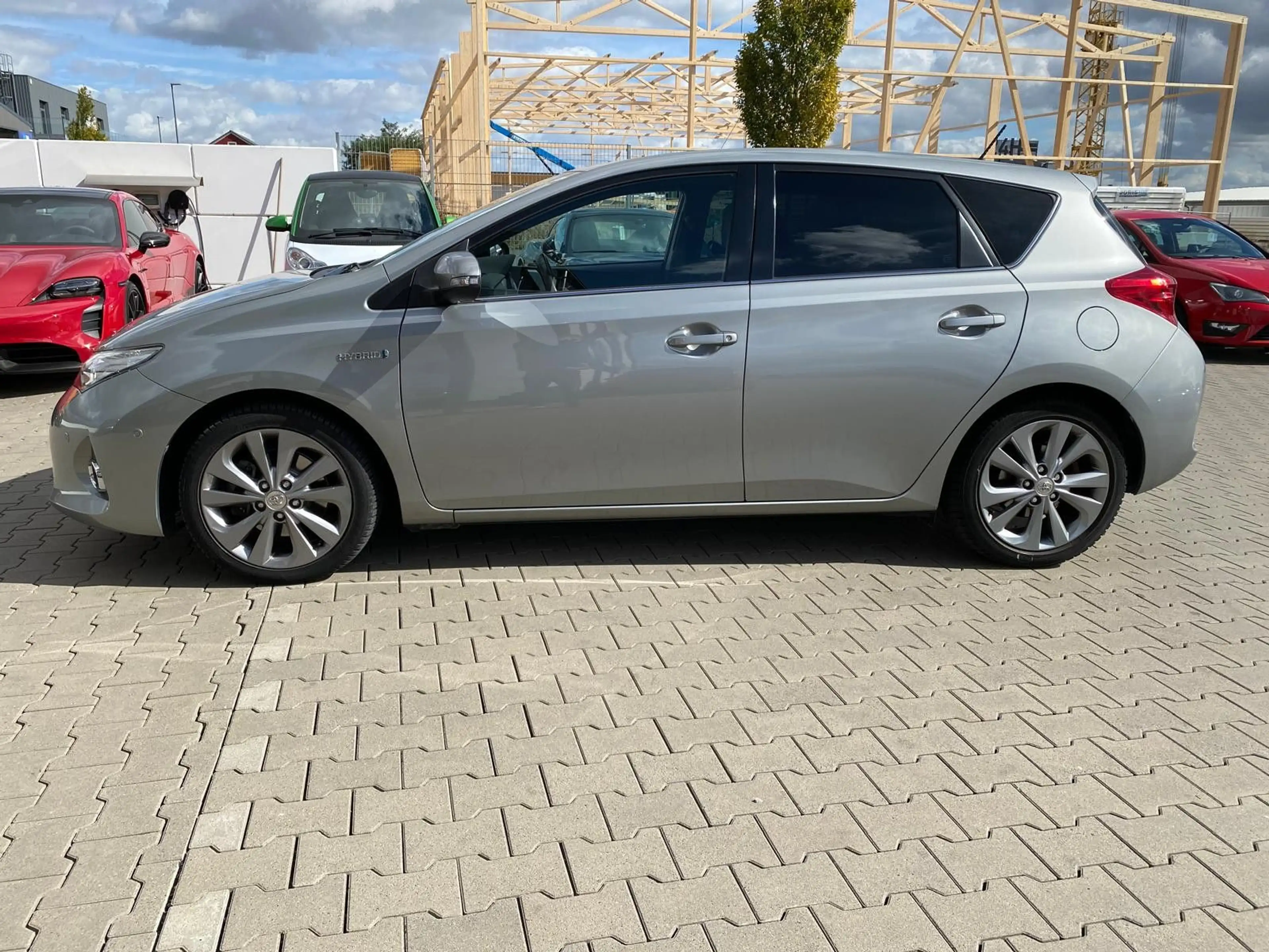 Toyota Auris Hybrid Executive/NAVI/R-KAM — photo 10