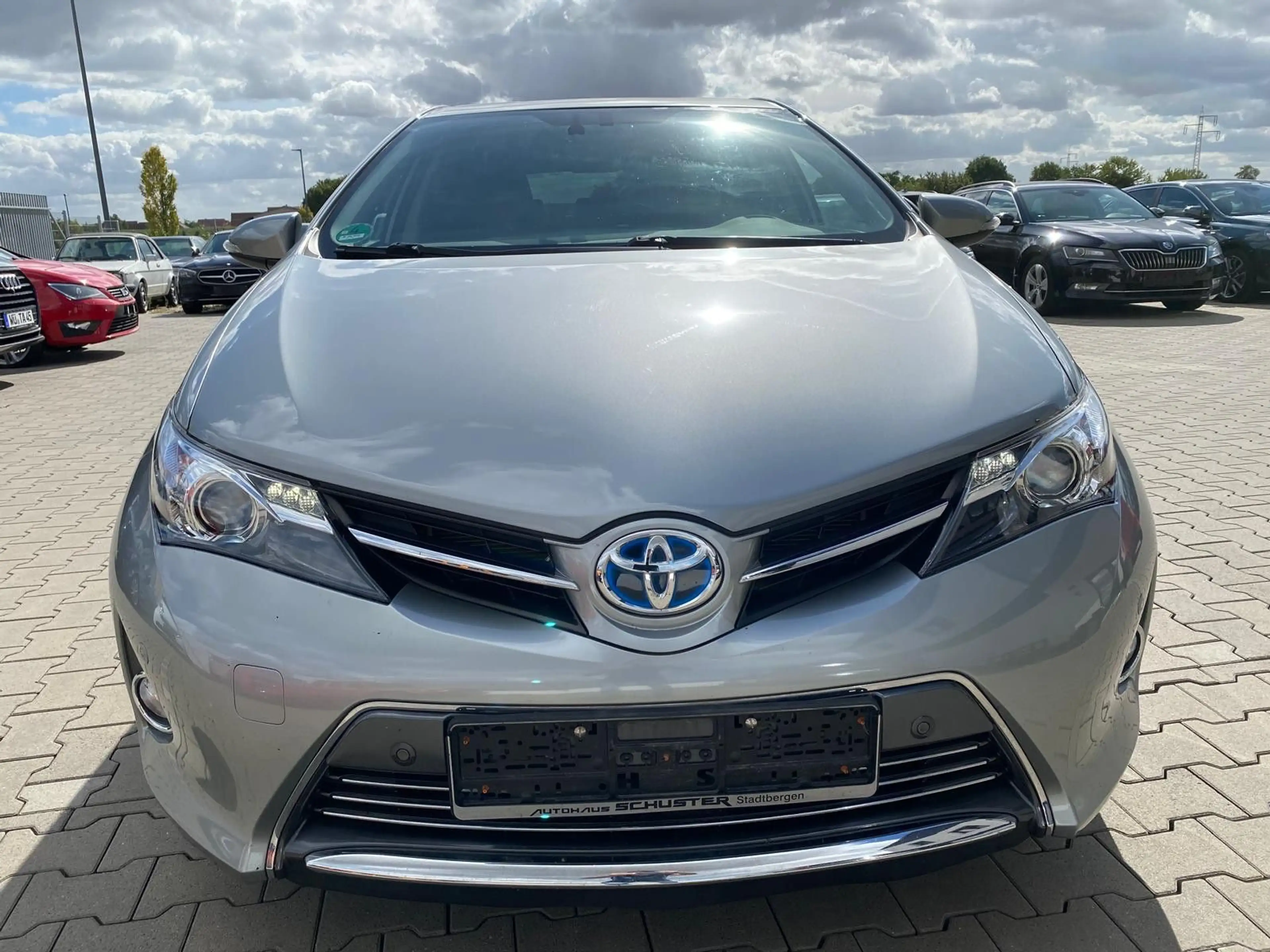 Toyota Auris Hybrid Executive/NAVI/R-KAM — photo 3