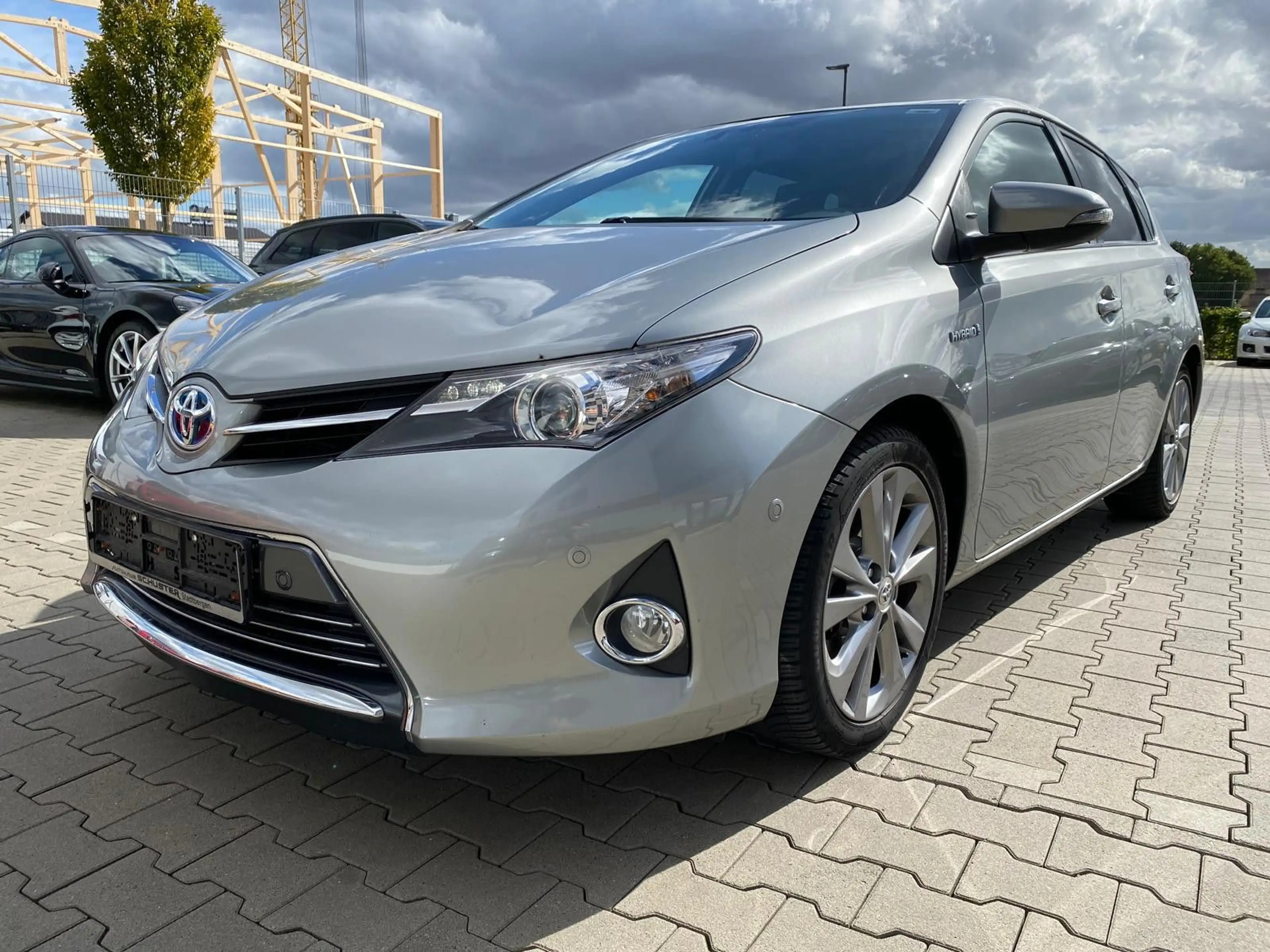 Toyota Auris Hybrid Executive/NAVI/R-KAM