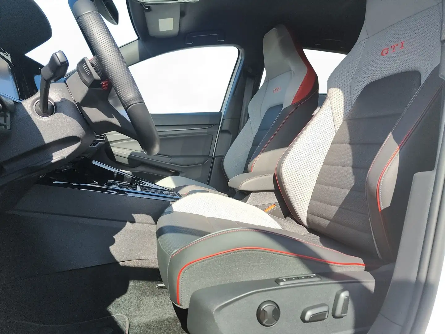 Volkswagen Golf GTI VIII 2,0 TSI GTI Matrix Navi Harman-Kar Weiß - 2