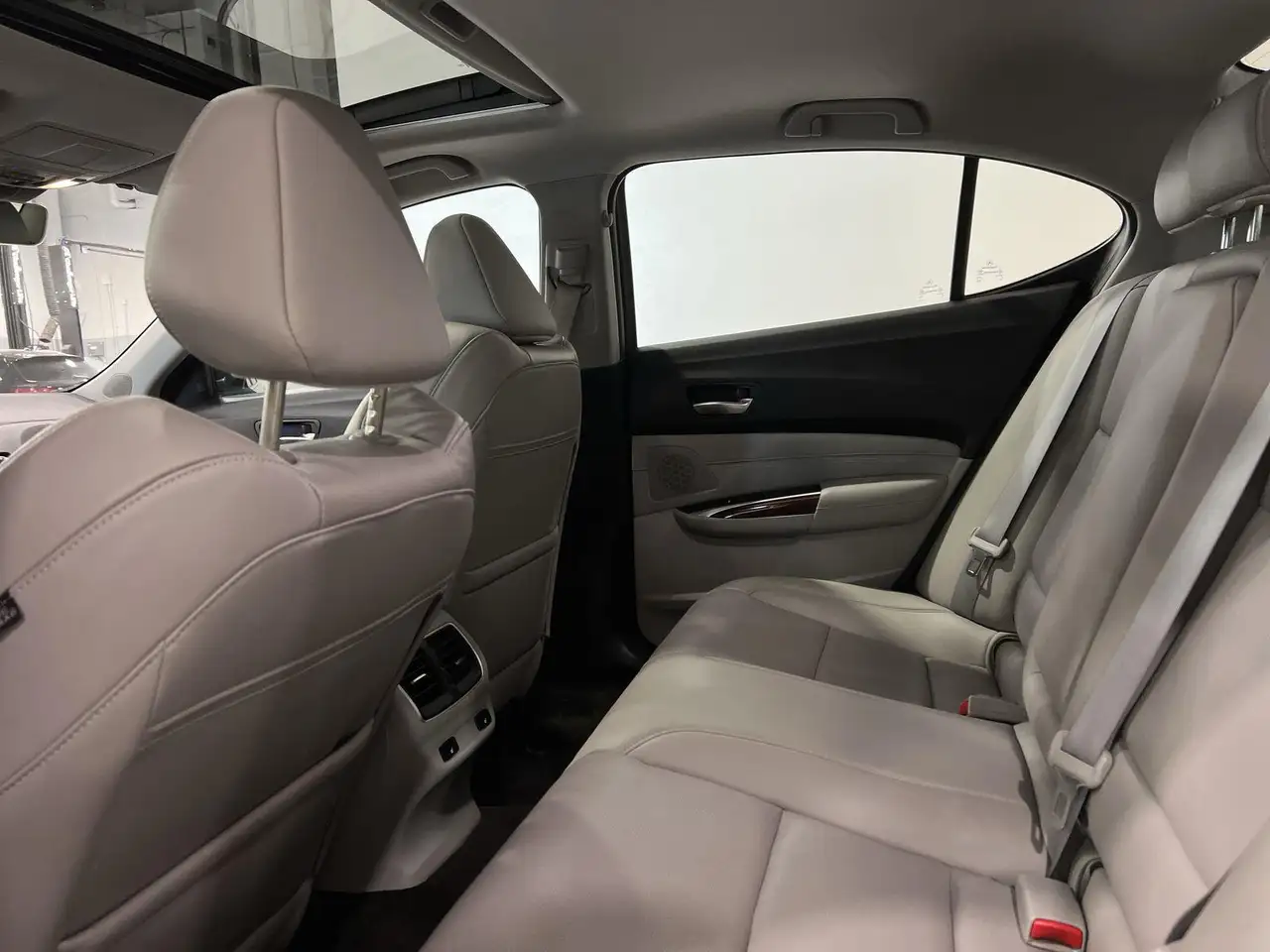 Acura TLX снимка Acura TLX