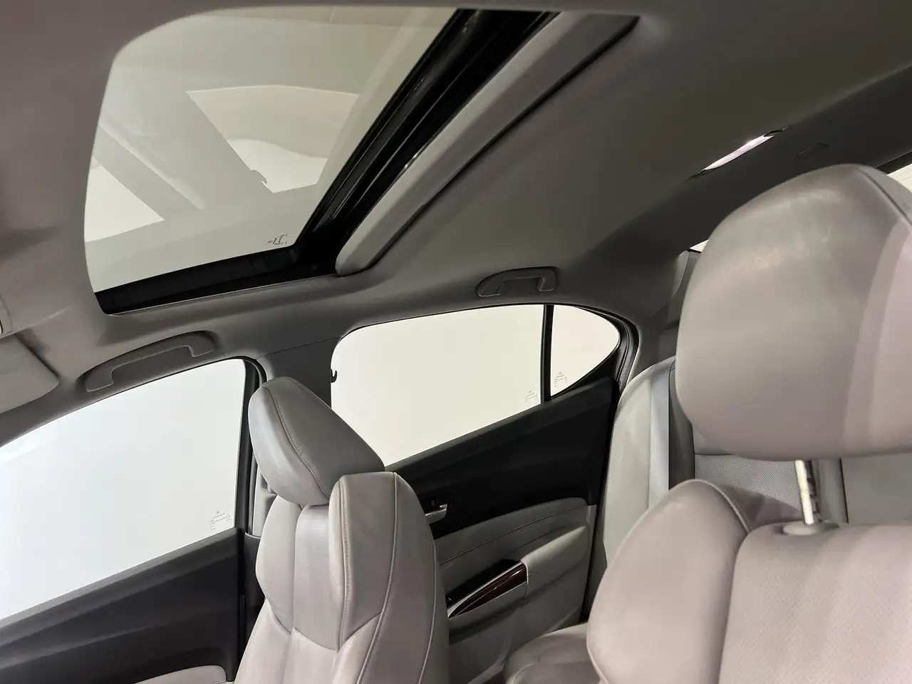 Acura TLX снимка Acura TLX