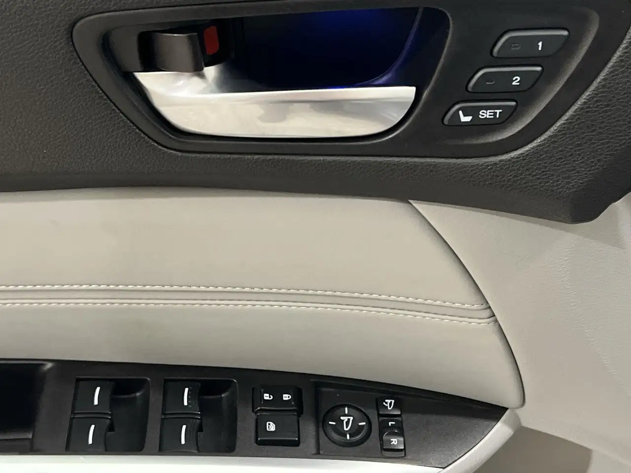 Acura TLX снимка Acura TLX