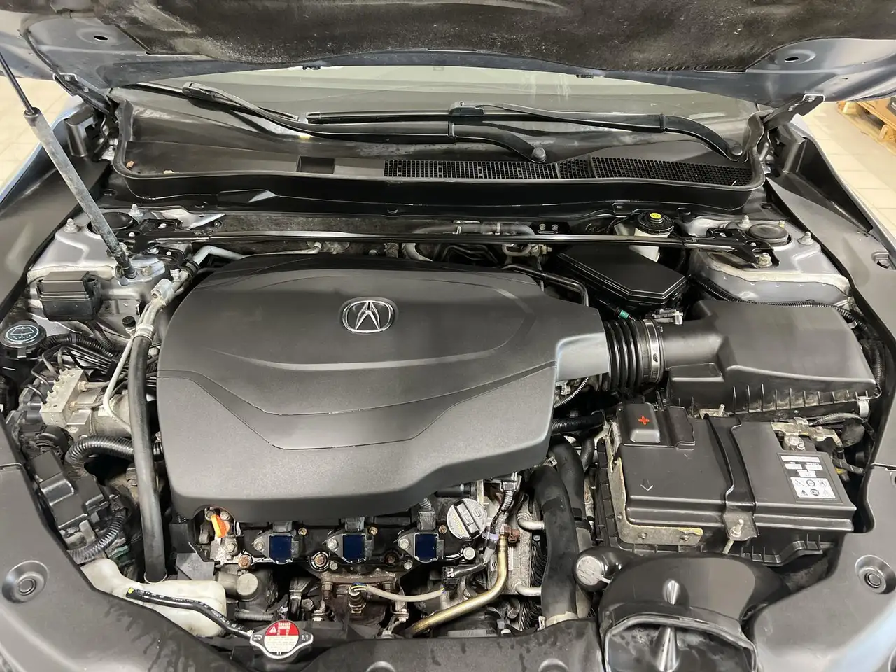 Acura TLX снимка Acura TLX