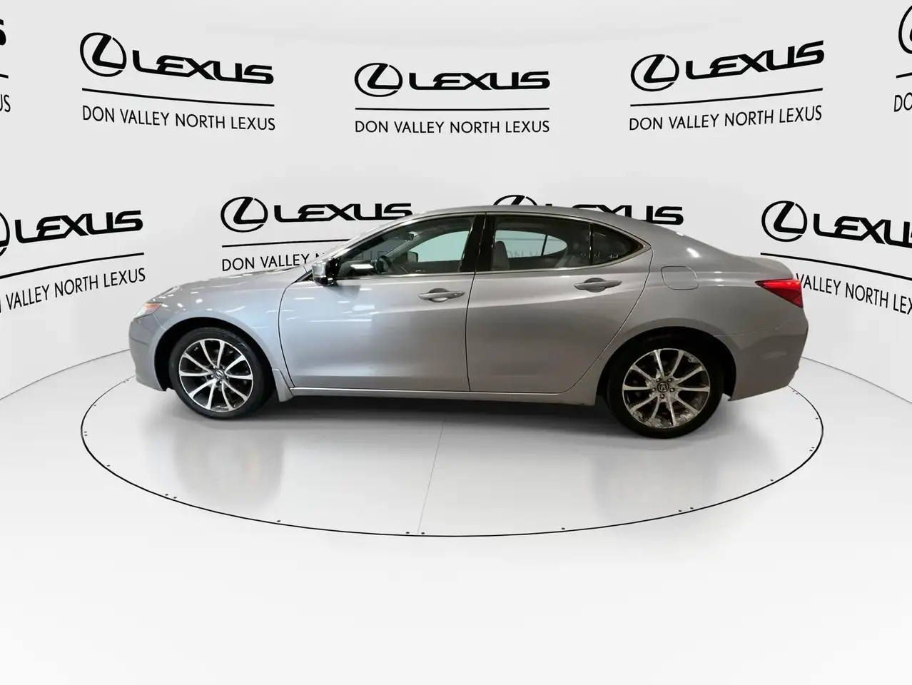 Acura TLX снимка Acura TLX