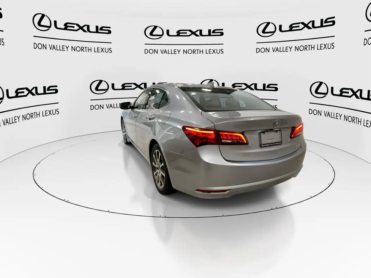 Acura TLX снимка Acura TLX