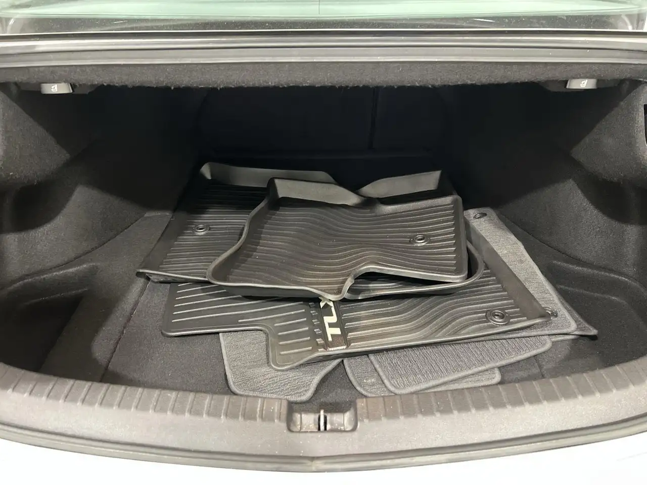 Acura TLX снимка Acura TLX